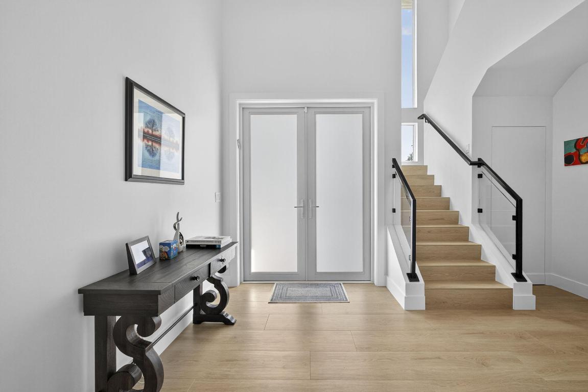 CRYSTAL POINTE 1 - Residential