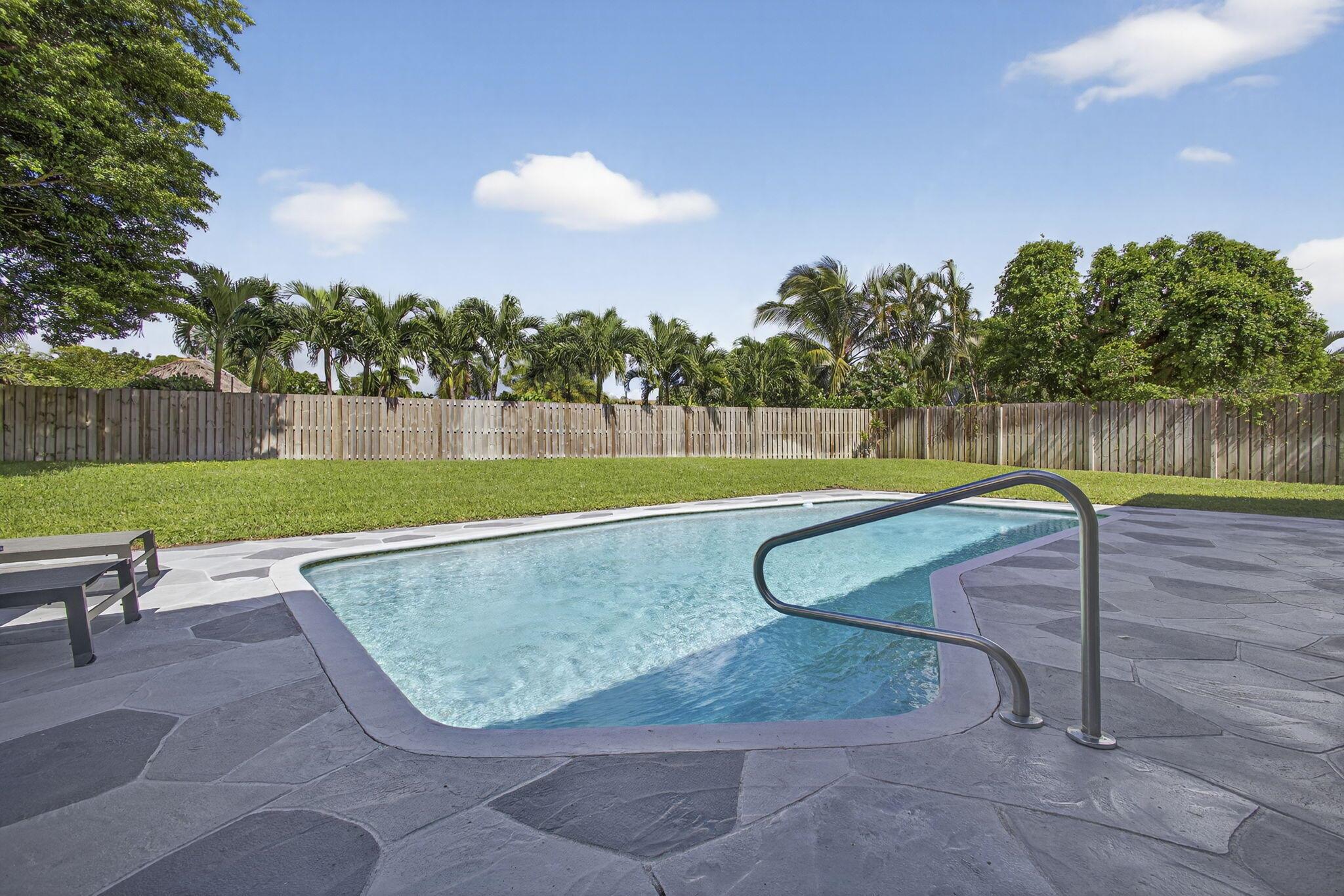 CRYSTAL POINTE 1 - Residential