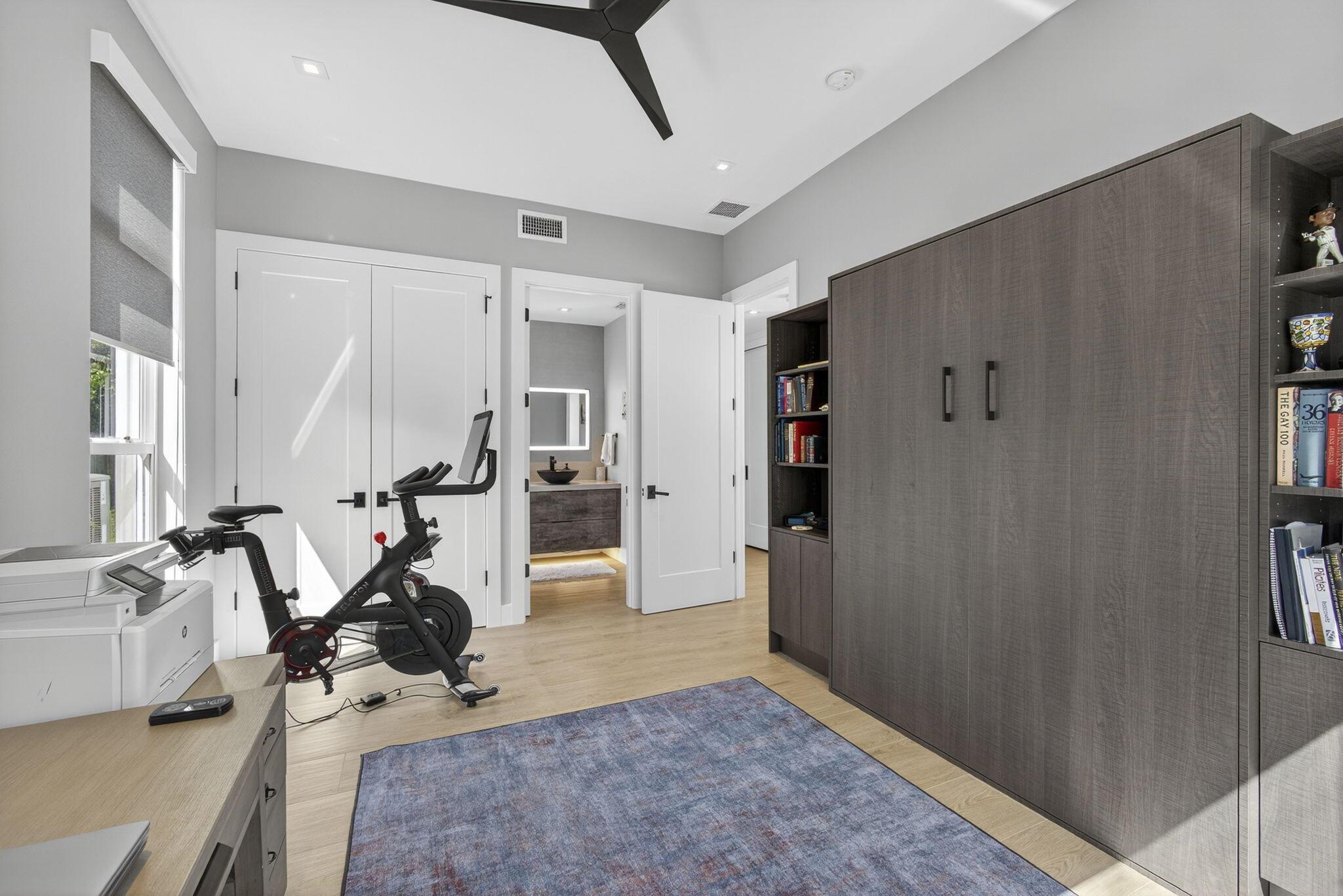 CRYSTAL POINTE 1 - Residential