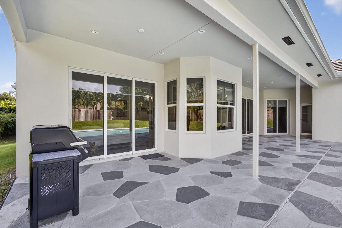 CRYSTAL POINTE 1 - Residential