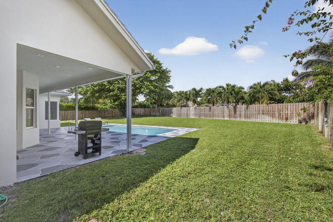 CRYSTAL POINTE 1 - Residential