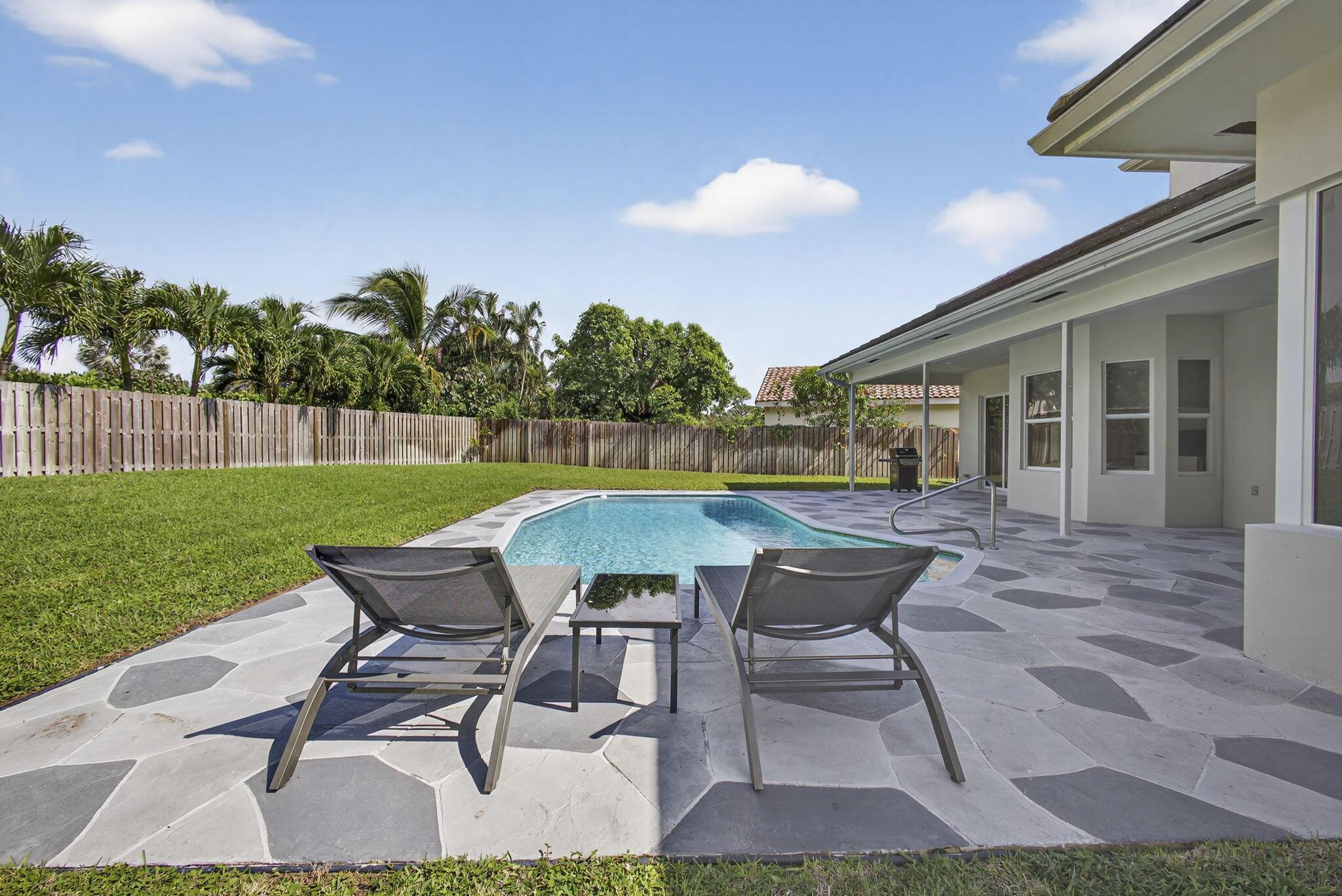 CRYSTAL POINTE 1 - Residential