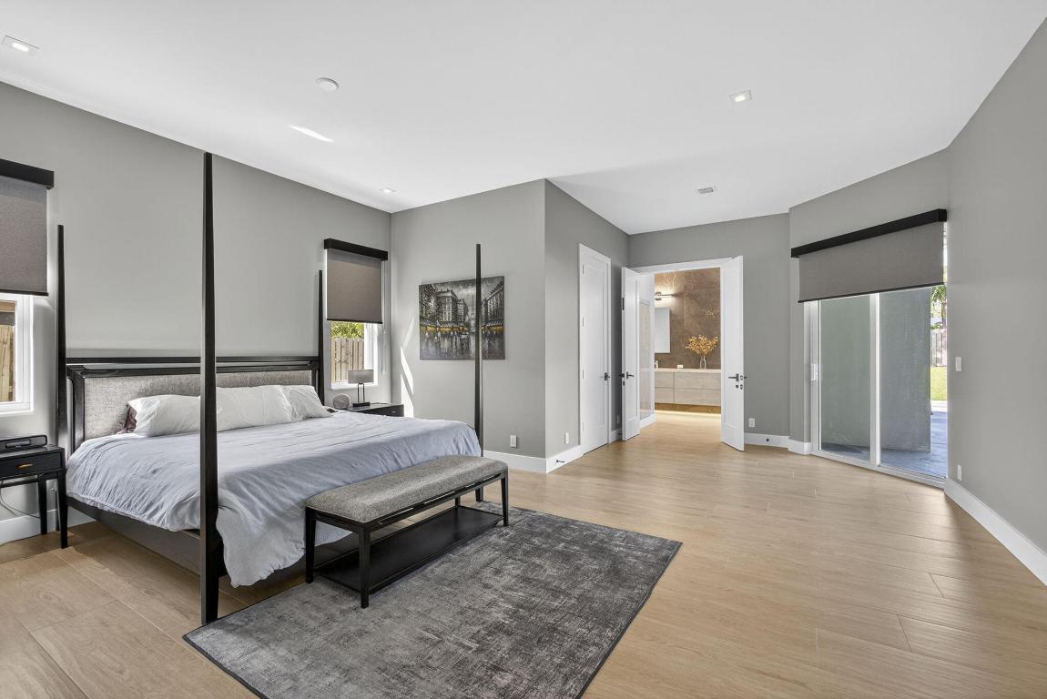 CRYSTAL POINTE 1 - Residential