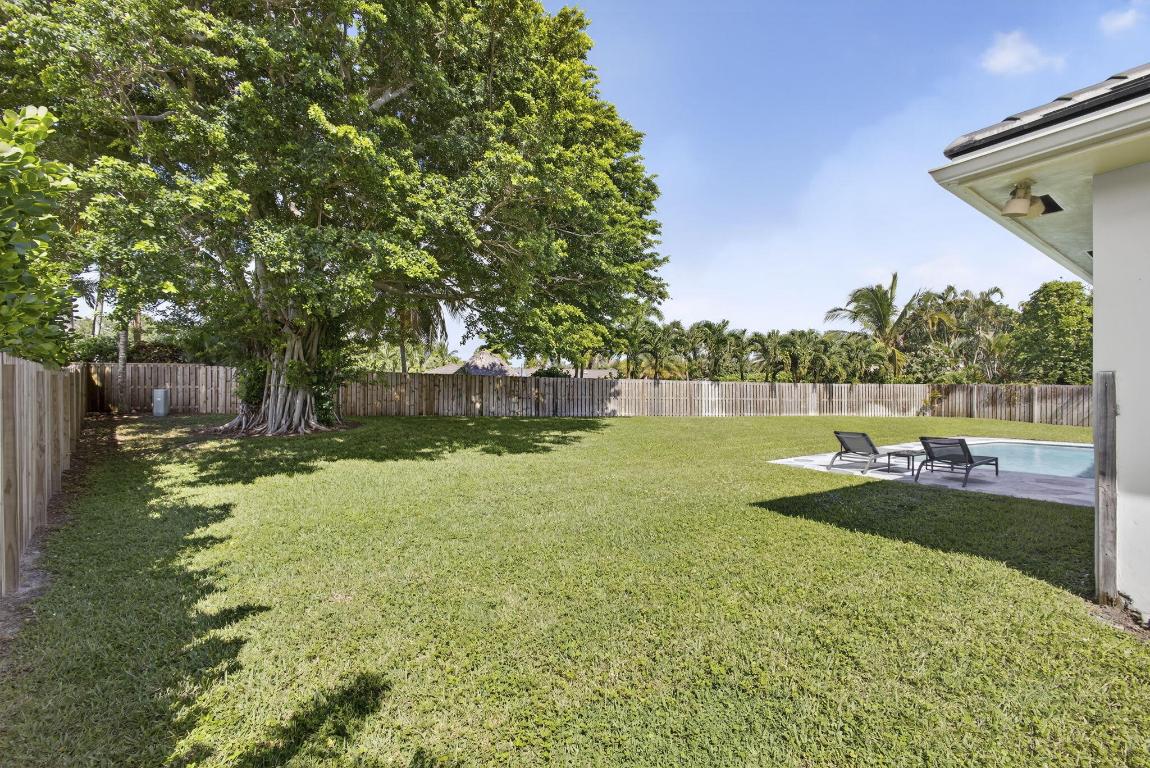 CRYSTAL POINTE 1 - Residential