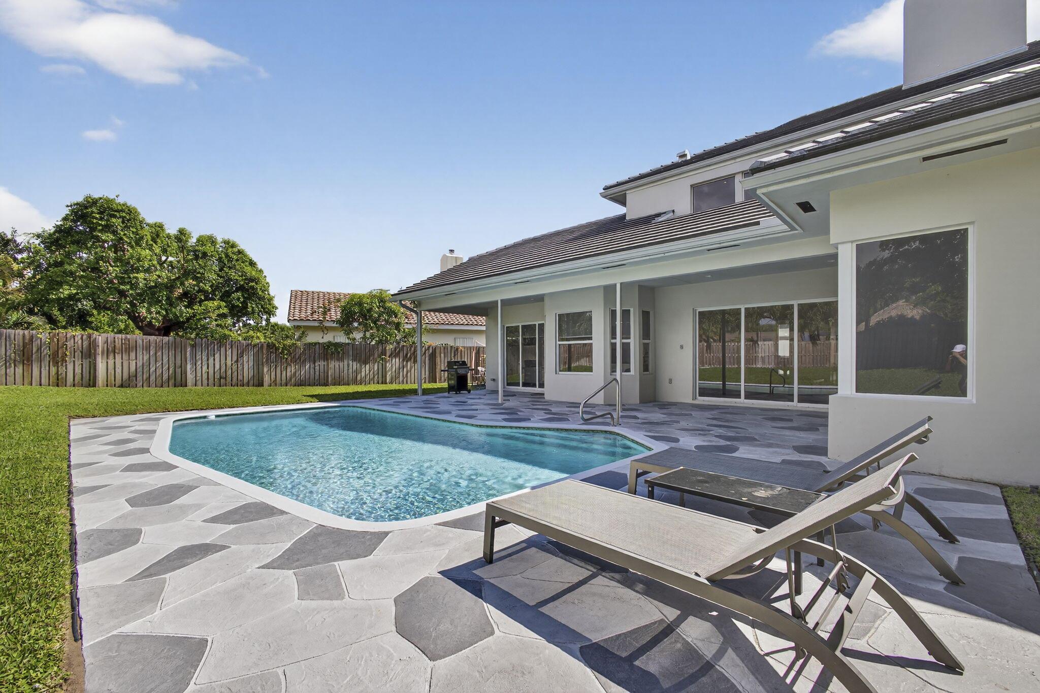 CRYSTAL POINTE 1 - Residential