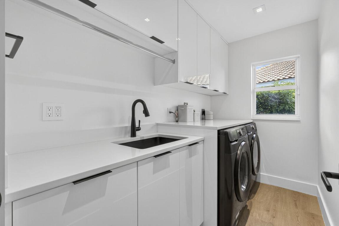 CRYSTAL POINTE 1 - Residential