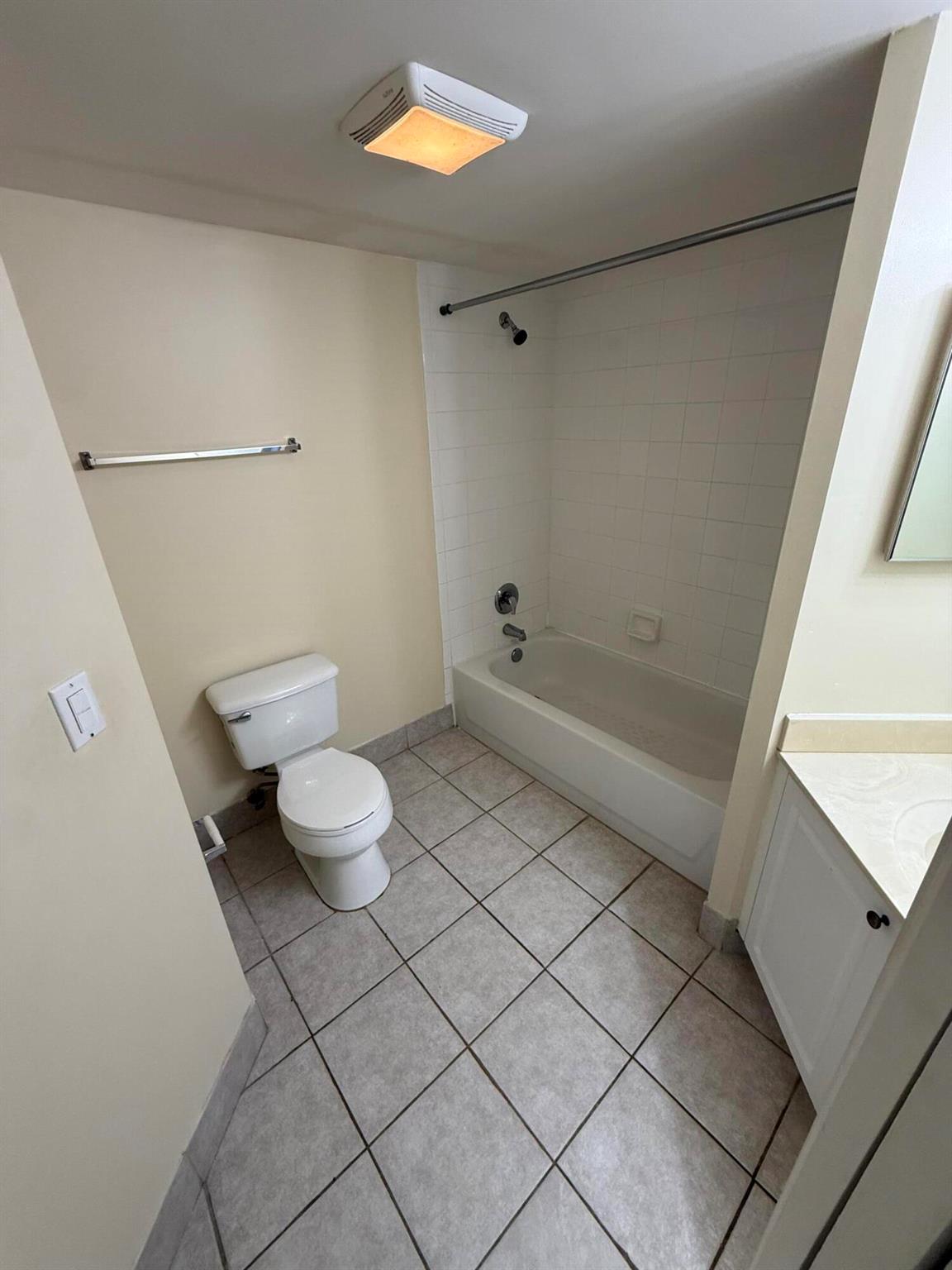 GRAND VIEW AT CRESTWOOD C - Residential Lease