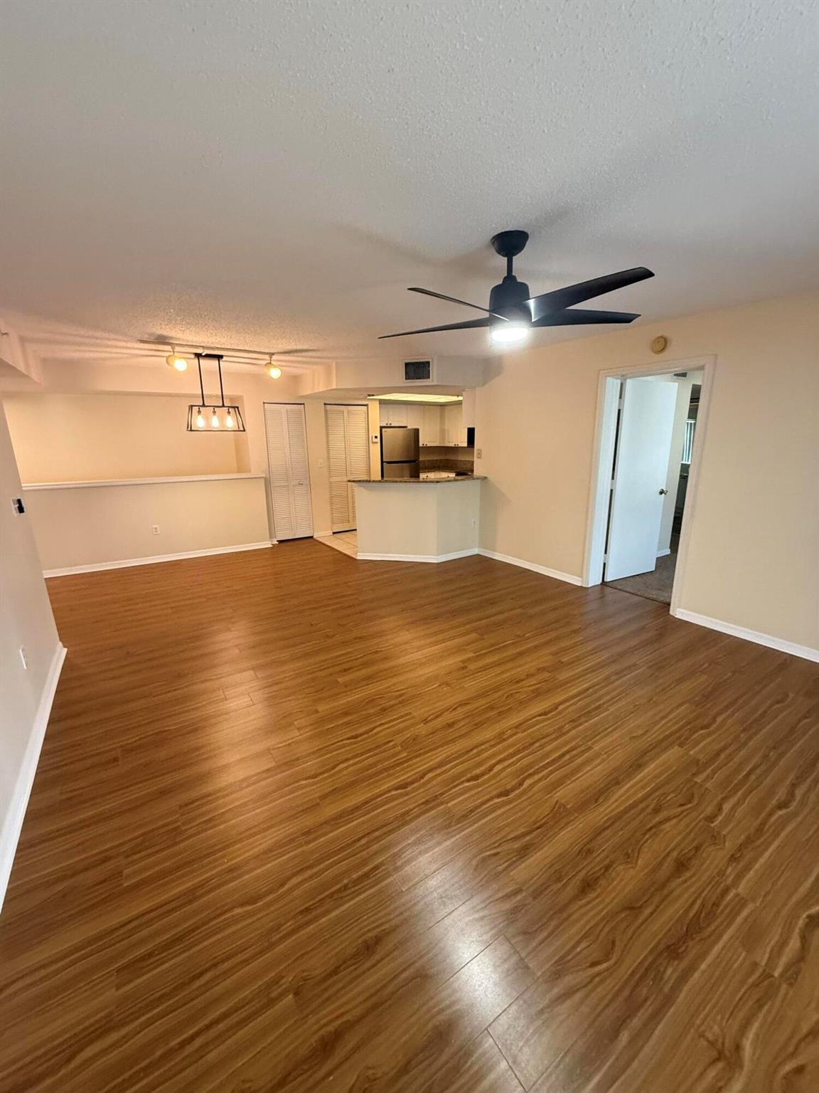 GRAND VIEW AT CRESTWOOD C - Residential Lease