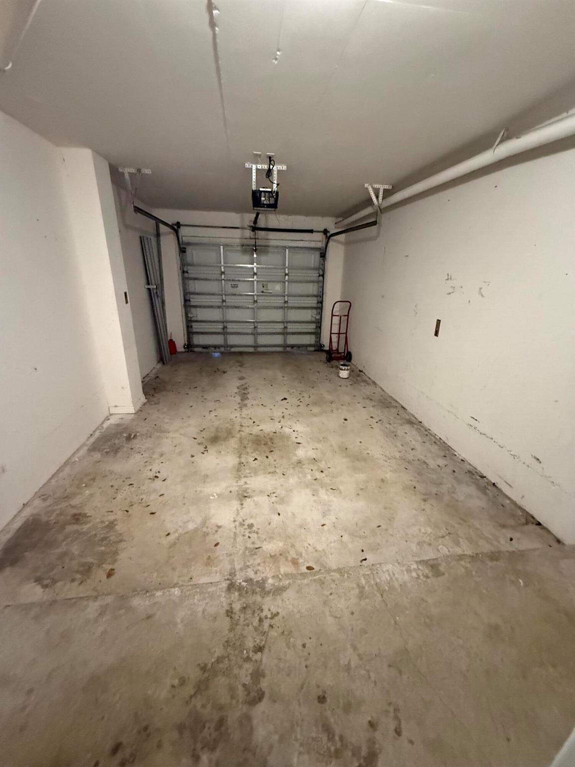 GRAND VIEW AT CRESTWOOD C - Residential Lease