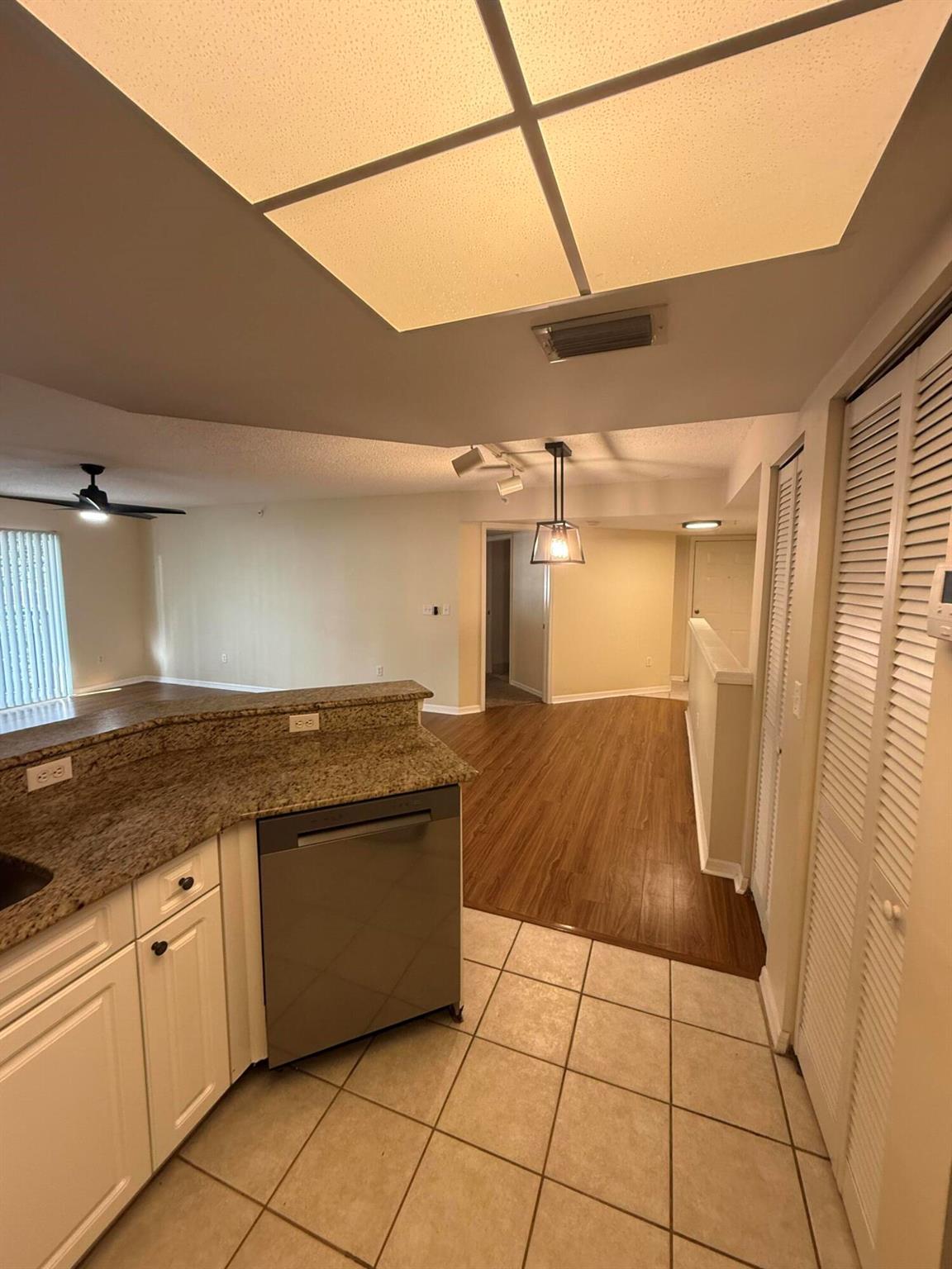 GRAND VIEW AT CRESTWOOD C - Residential Lease