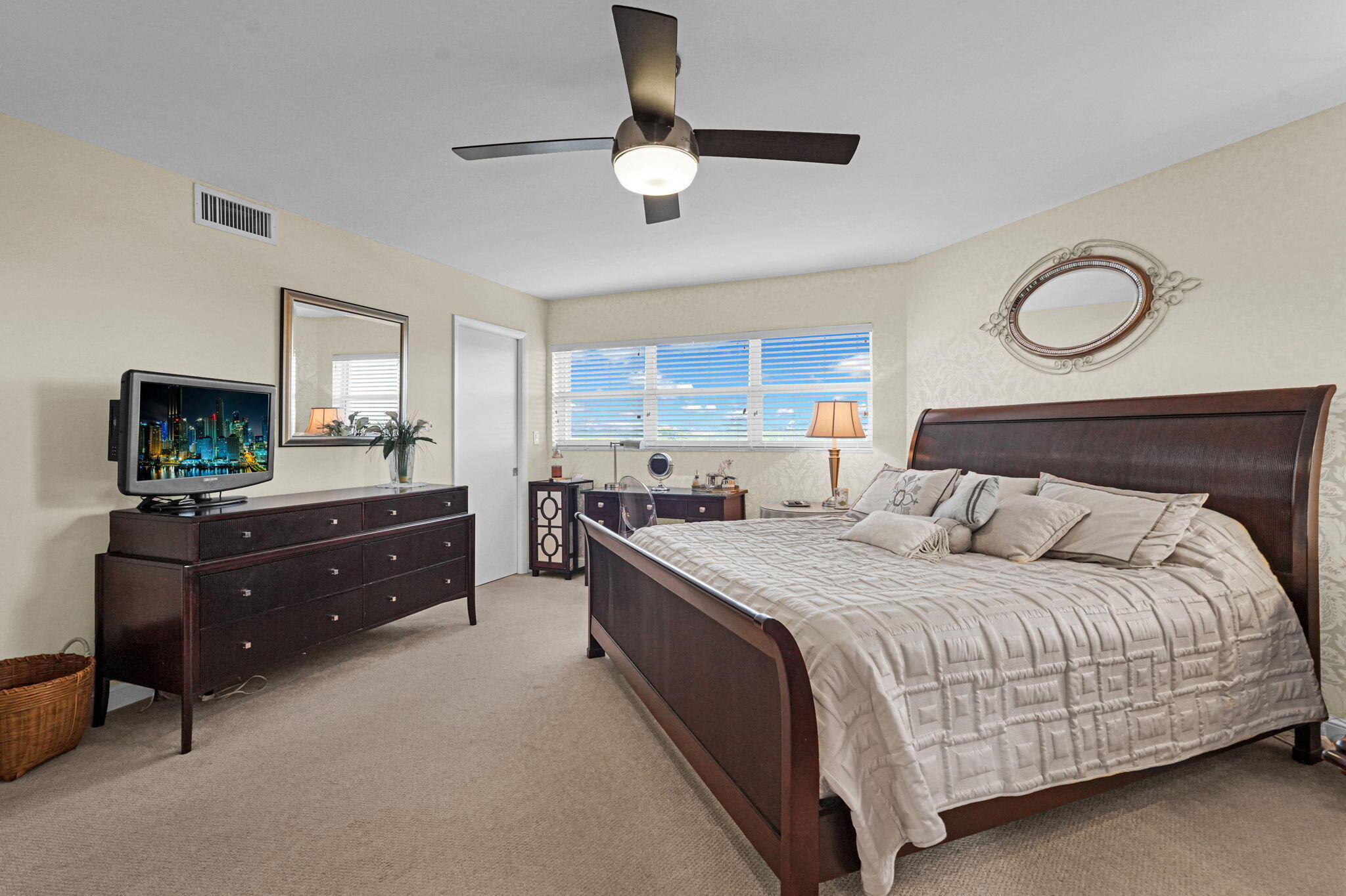 RIVERCREST - Residential