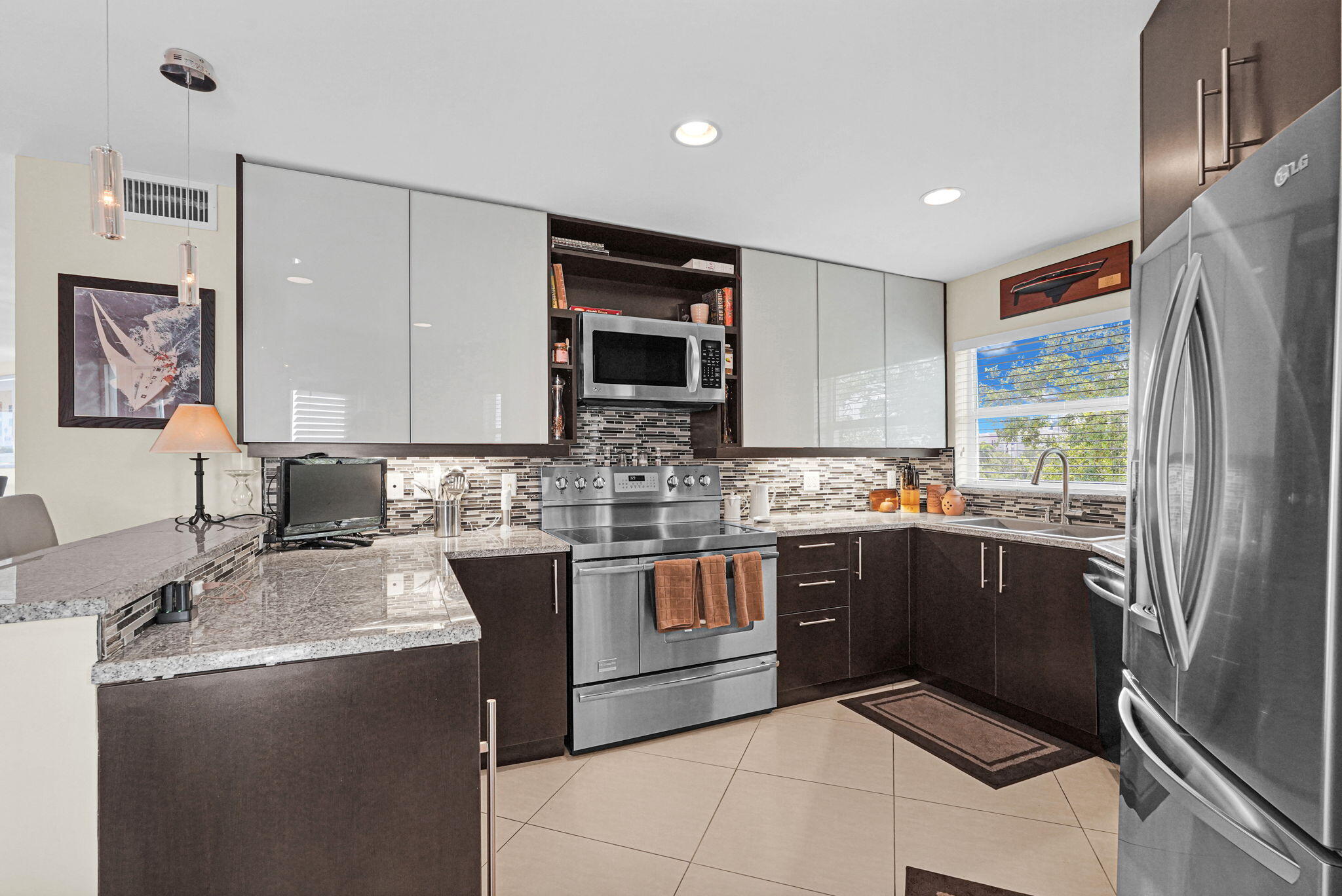RIVERCREST - Residential