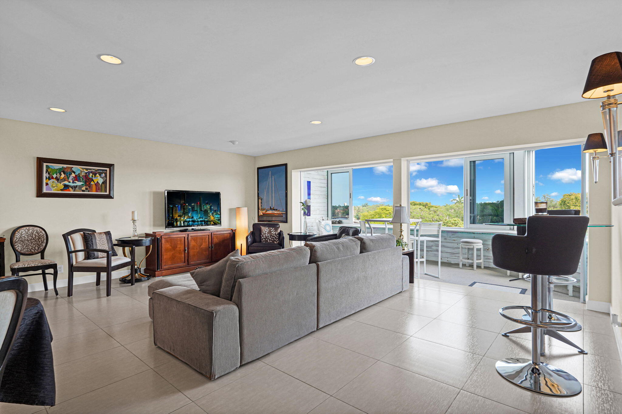 RIVERCREST - Residential