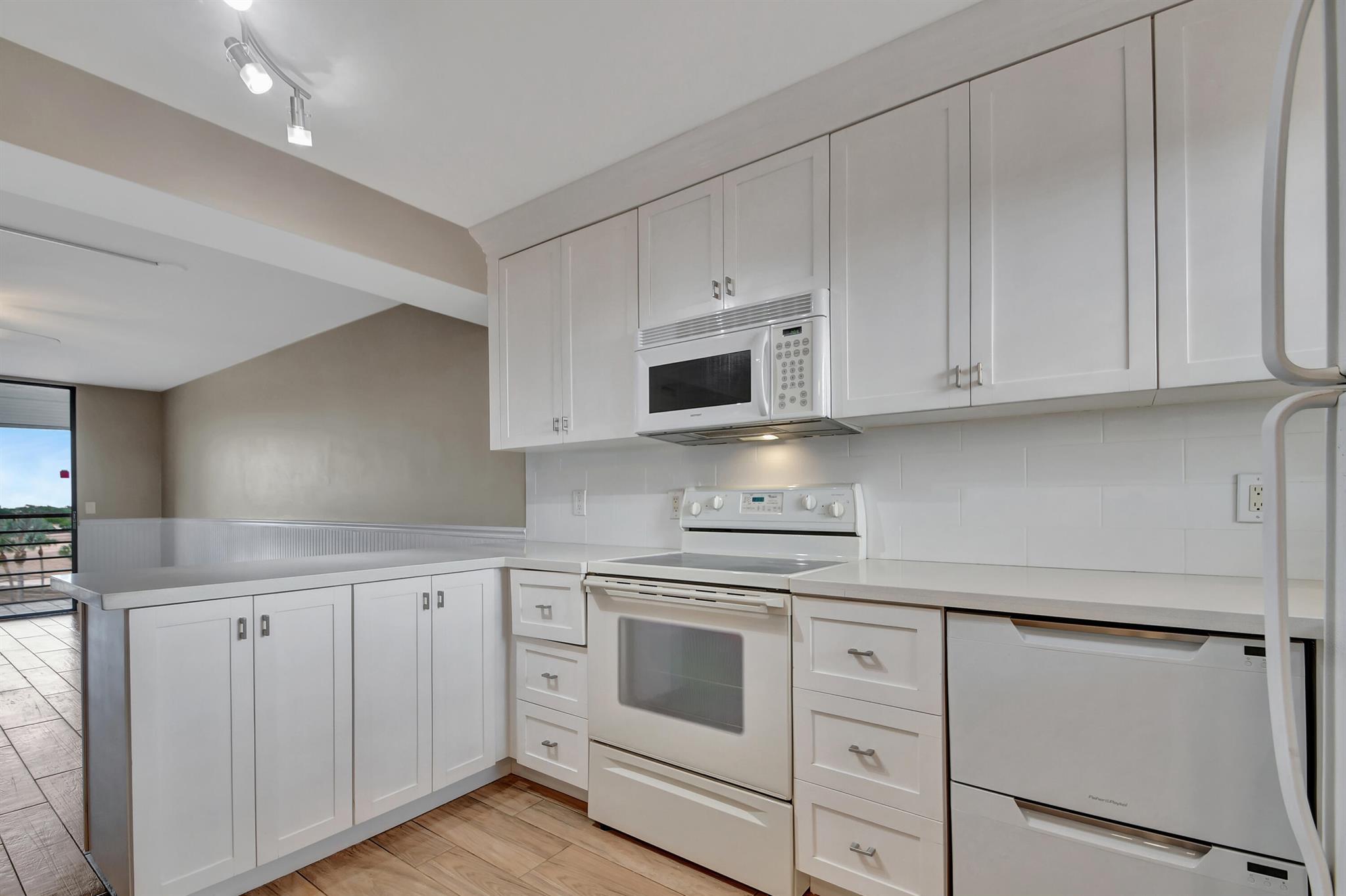 4640 Lucerne Lakes Boulevard 502