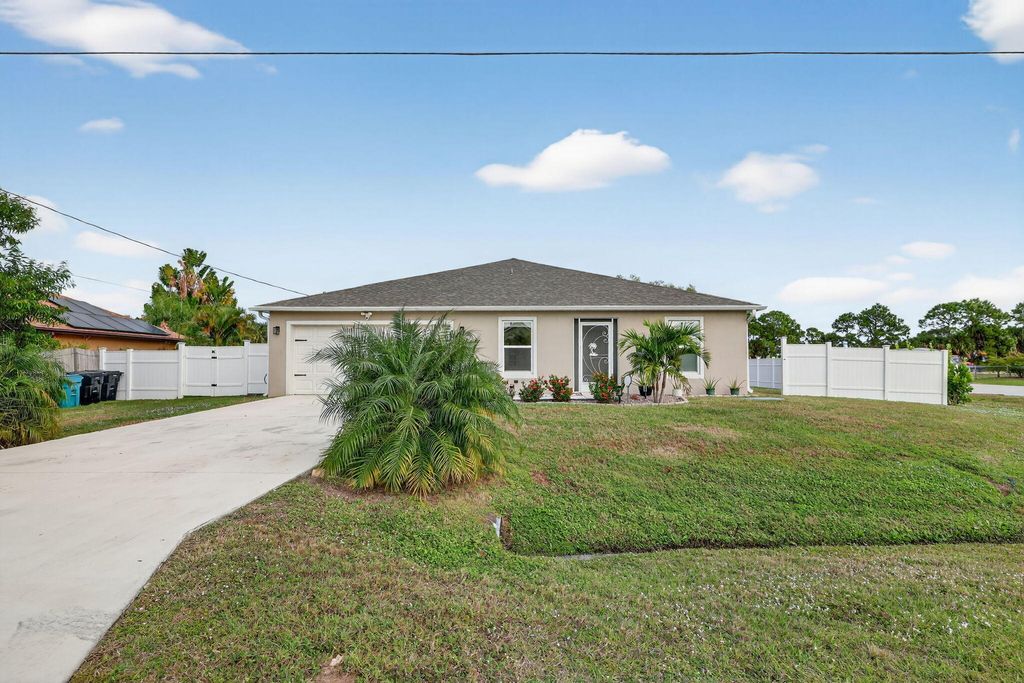 Photo of 3002 SE East Blackwell Drive, Port Saint Lucie, FL 34952 (MLS # R11148260)