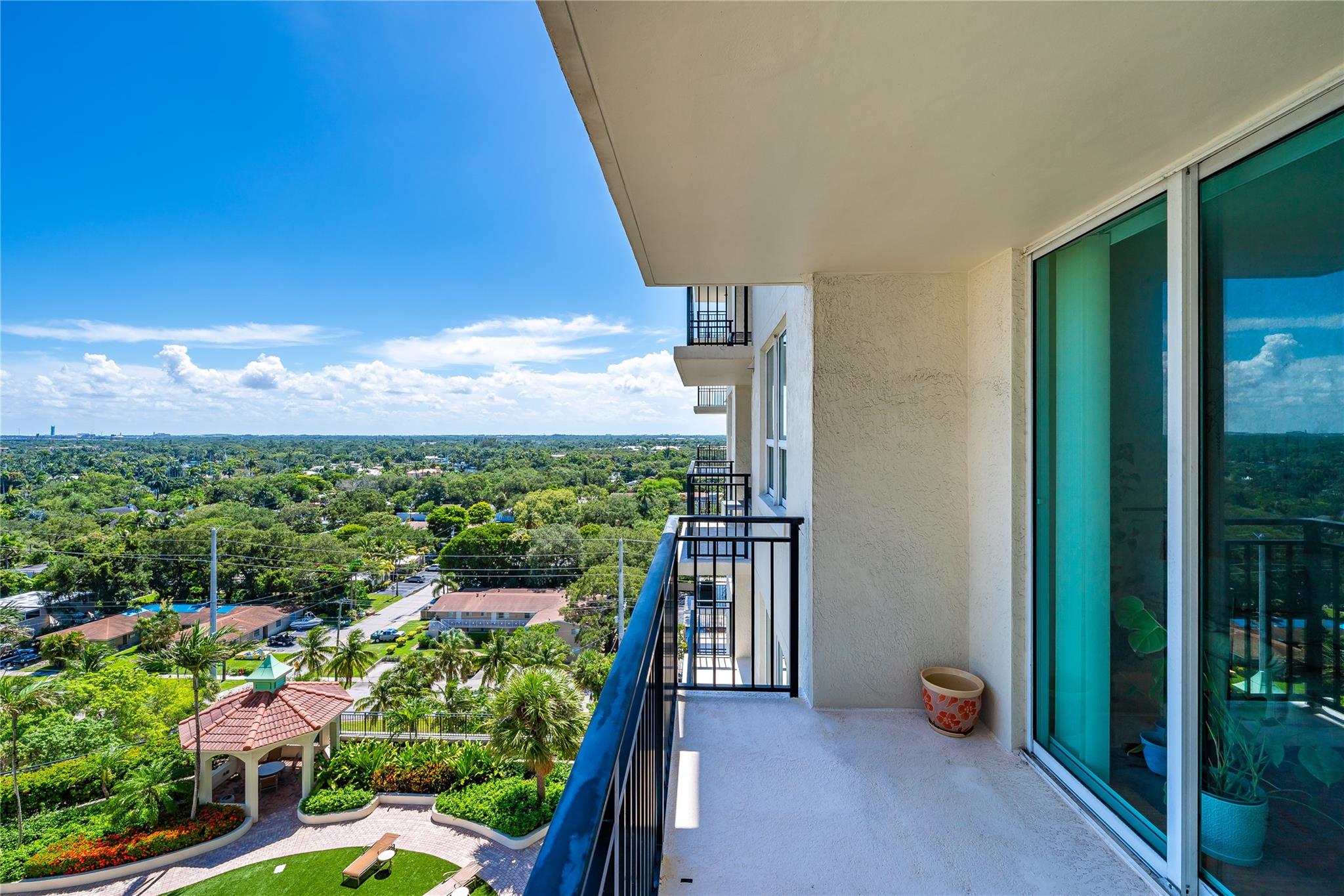 THE SYMPHONY CONDO - Residential