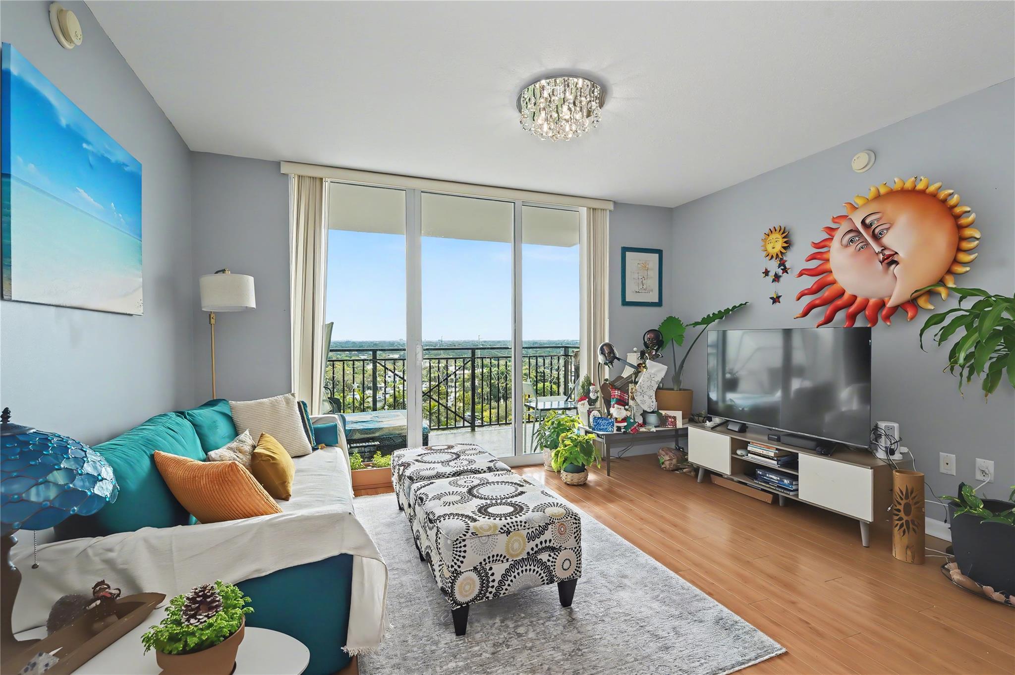 THE SYMPHONY CONDO - Residential