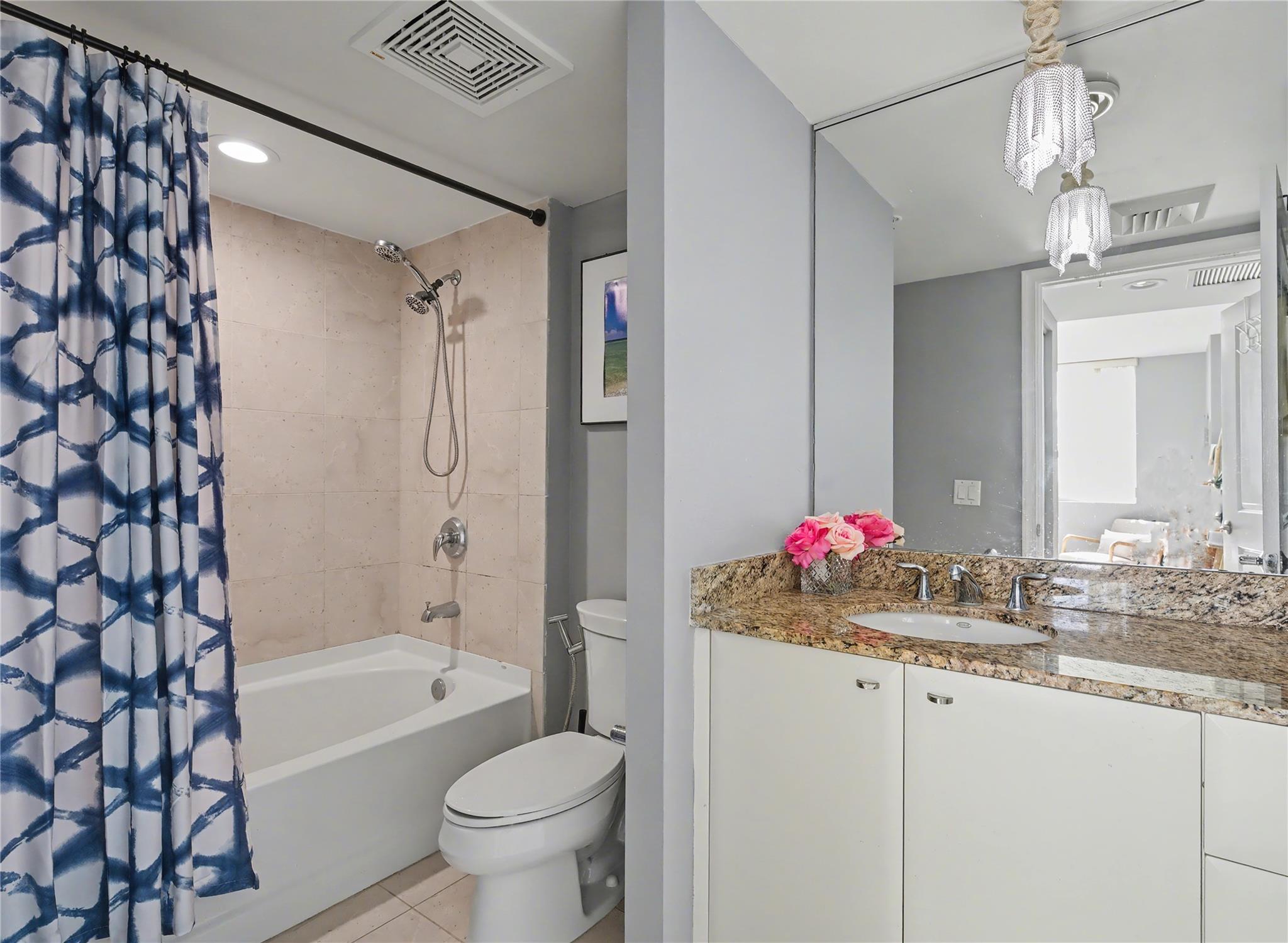 THE SYMPHONY CONDO - Residential