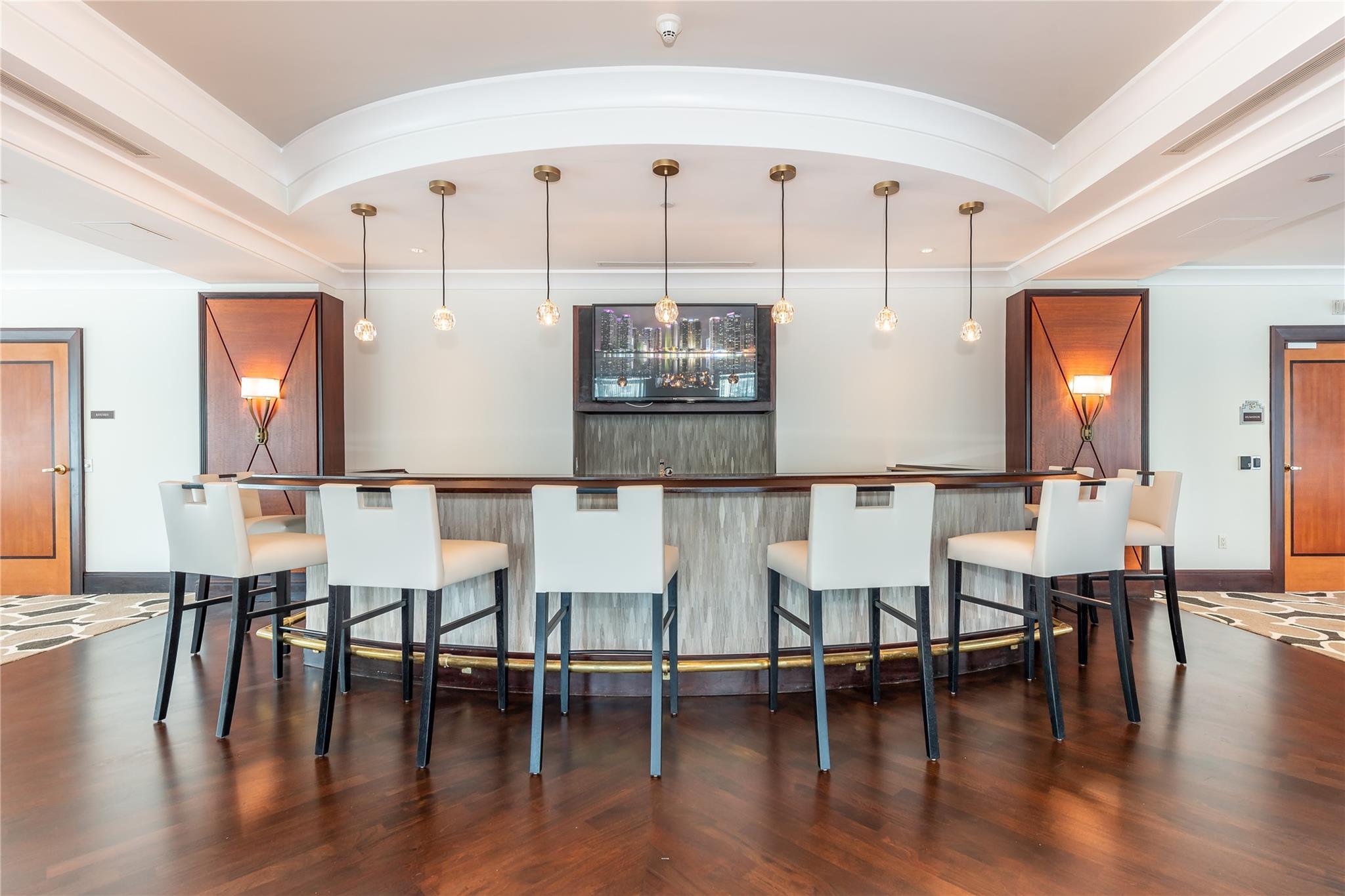 THE SYMPHONY CONDO - Residential