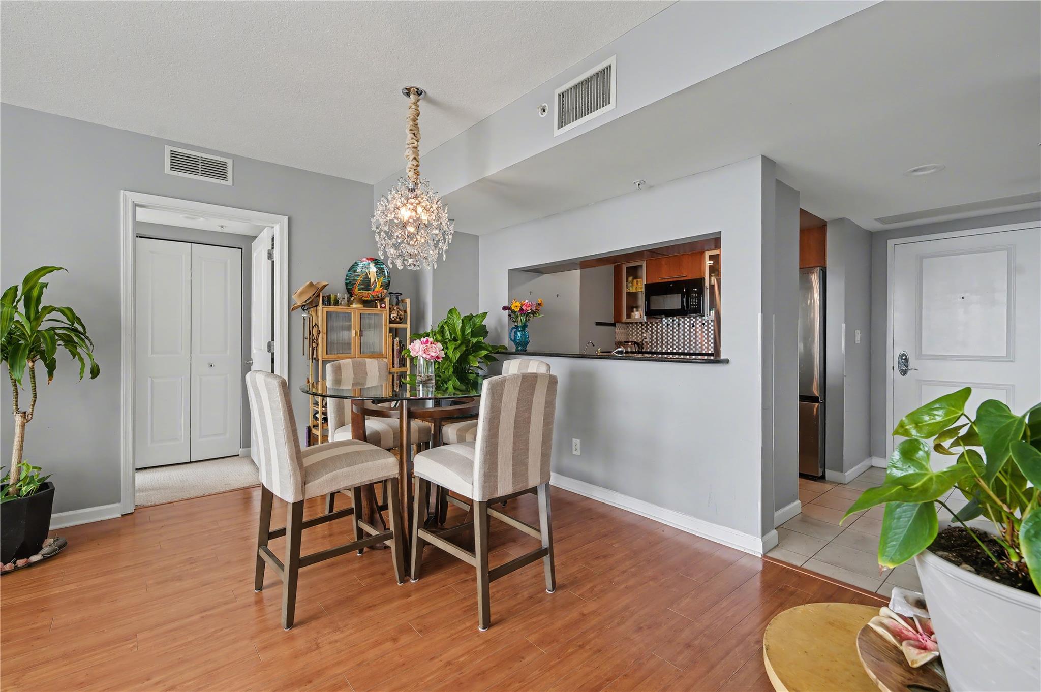 THE SYMPHONY CONDO - Residential