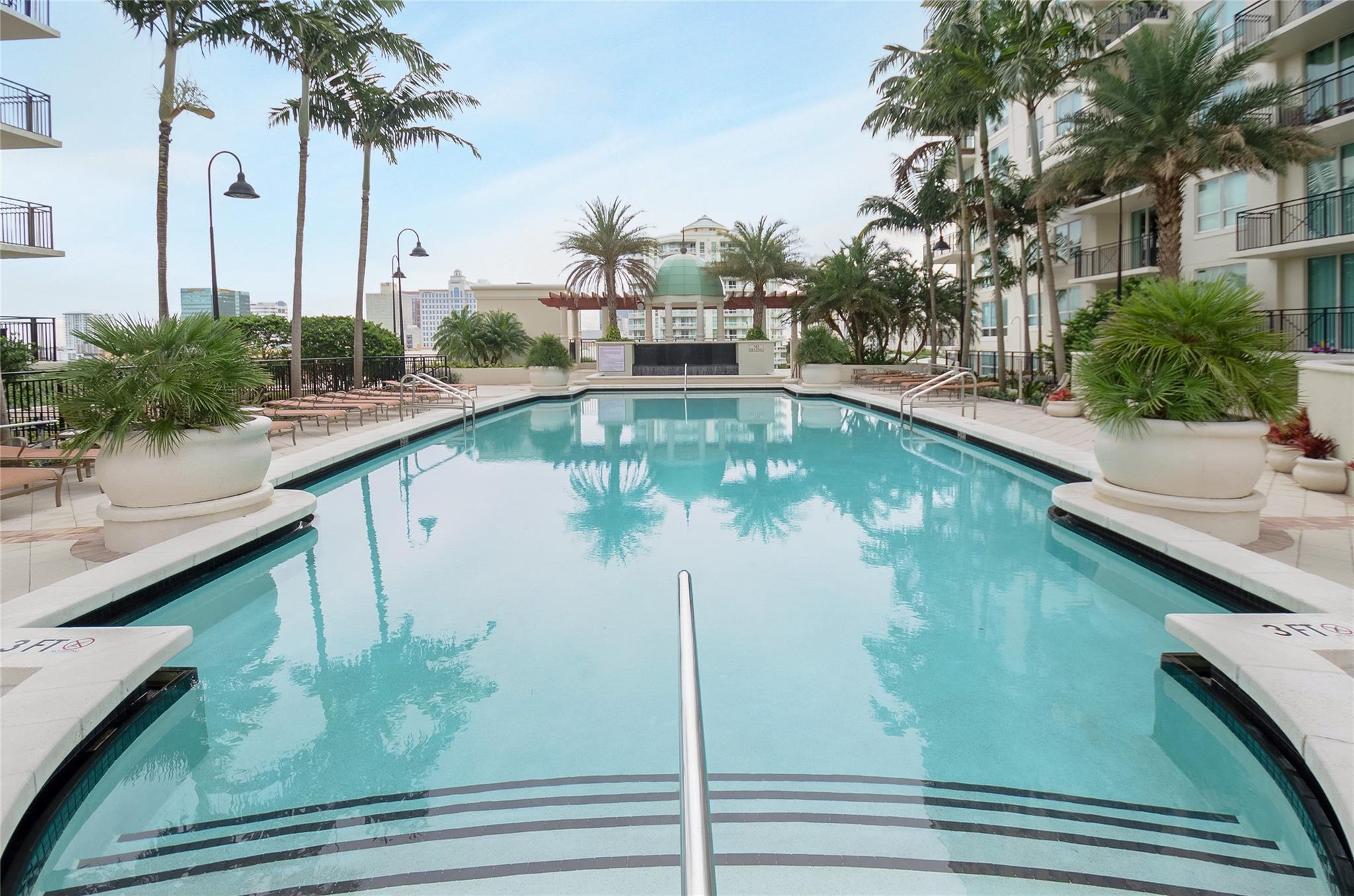 THE SYMPHONY CONDO - Residential