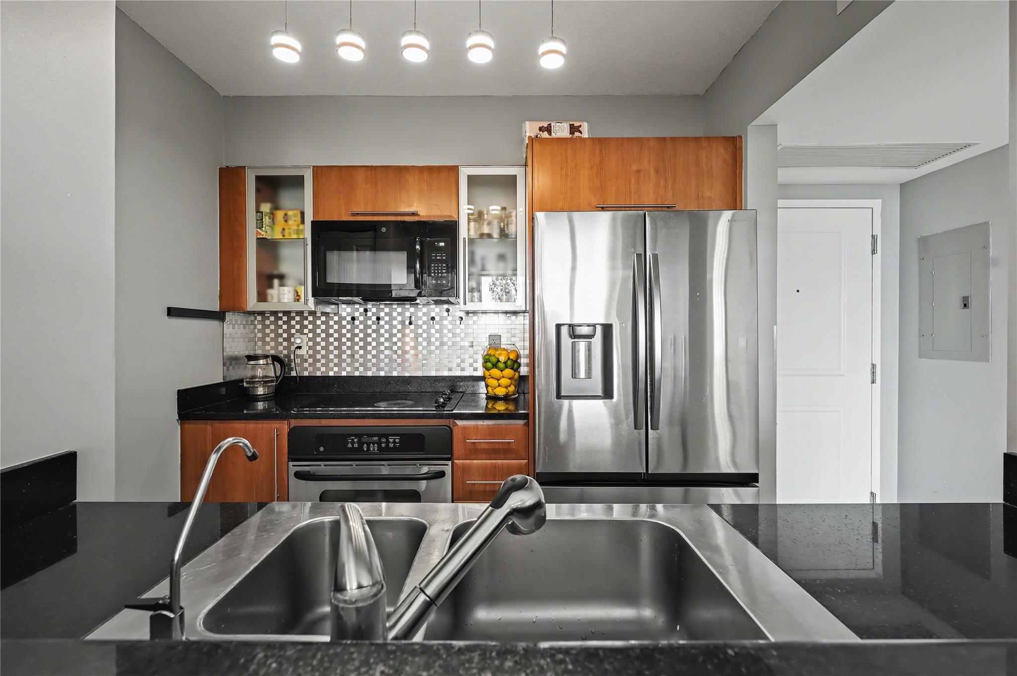 THE SYMPHONY CONDO - Residential