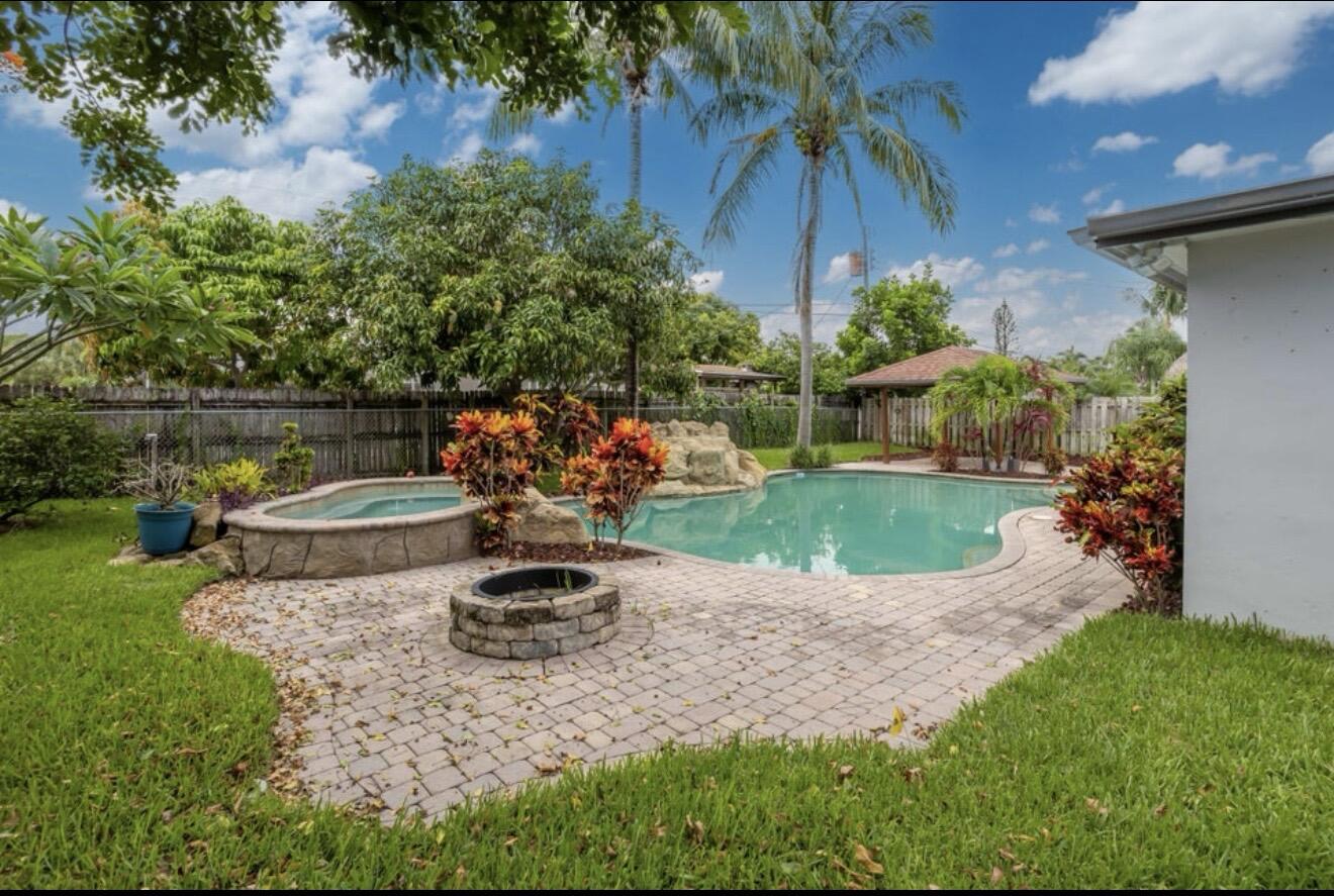 DEERFIELD BEACH GARDENS - Residential Lease