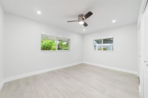 Single Family Residence in Oakland Park FL 1520 52nd St 31.jpg