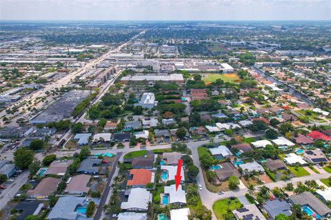 Single Family Residence in Oakland Park FL 1520 52nd St 56.jpg