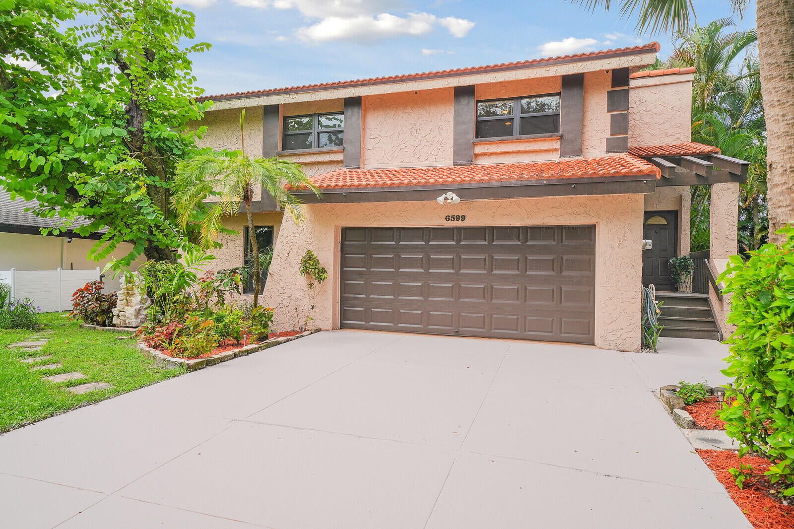 6599 Pond Apple Road