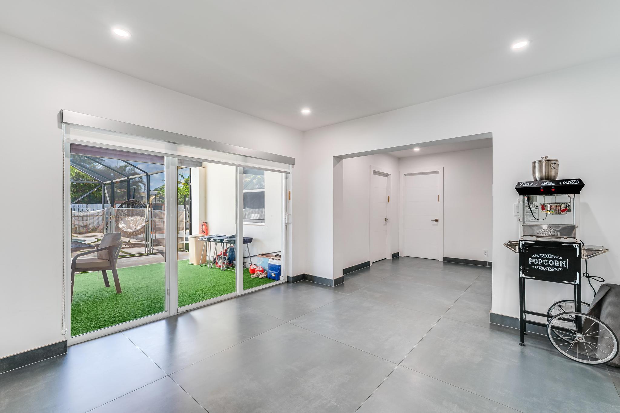 Hollywood Hills 1965 61-2 - Residential