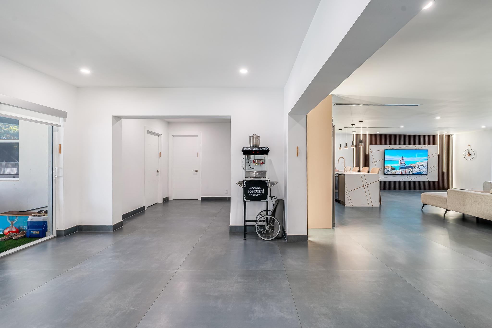 Hollywood Hills 1965 61-2 - Residential