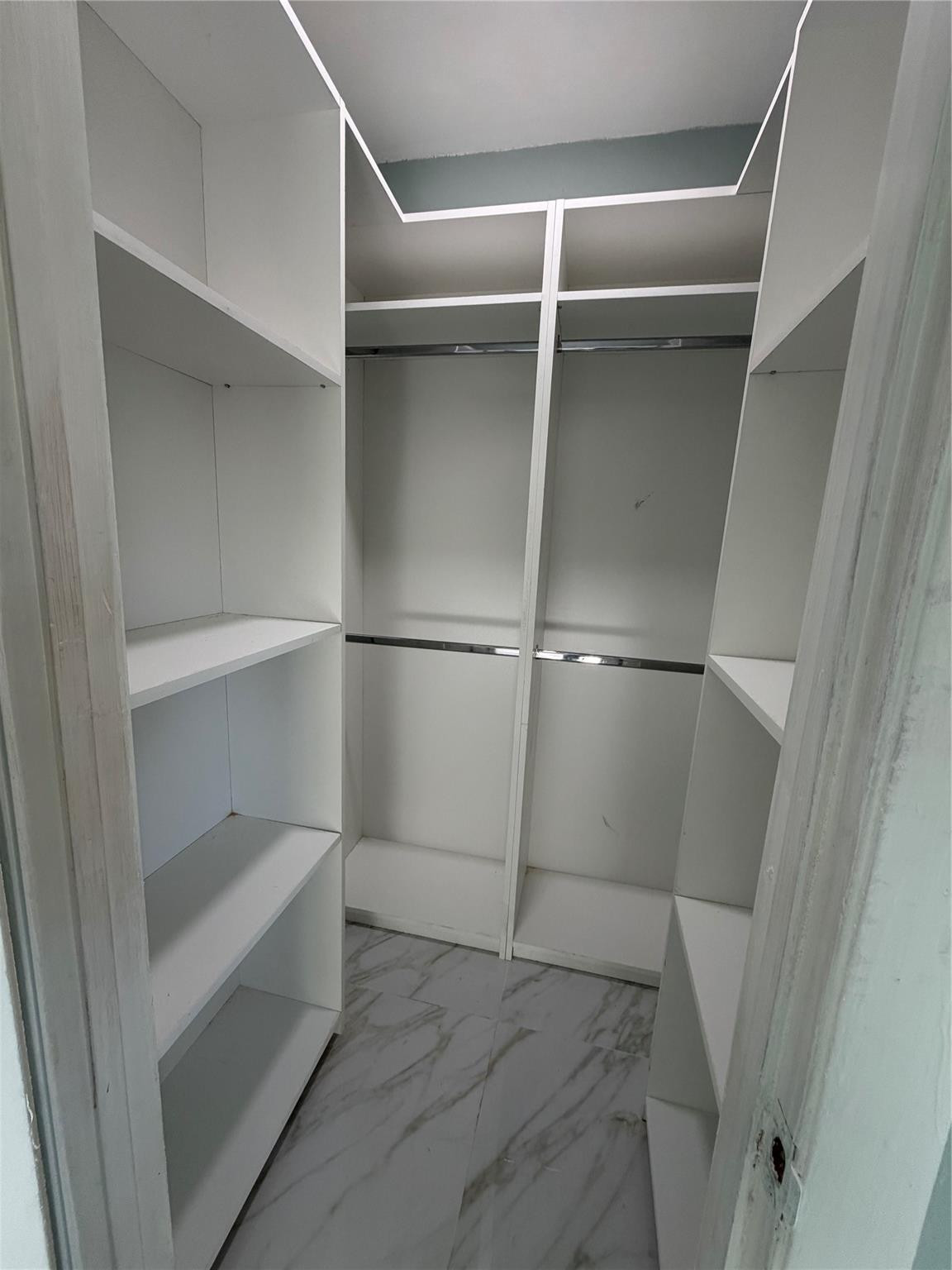 AVONDALE - Residential Lease