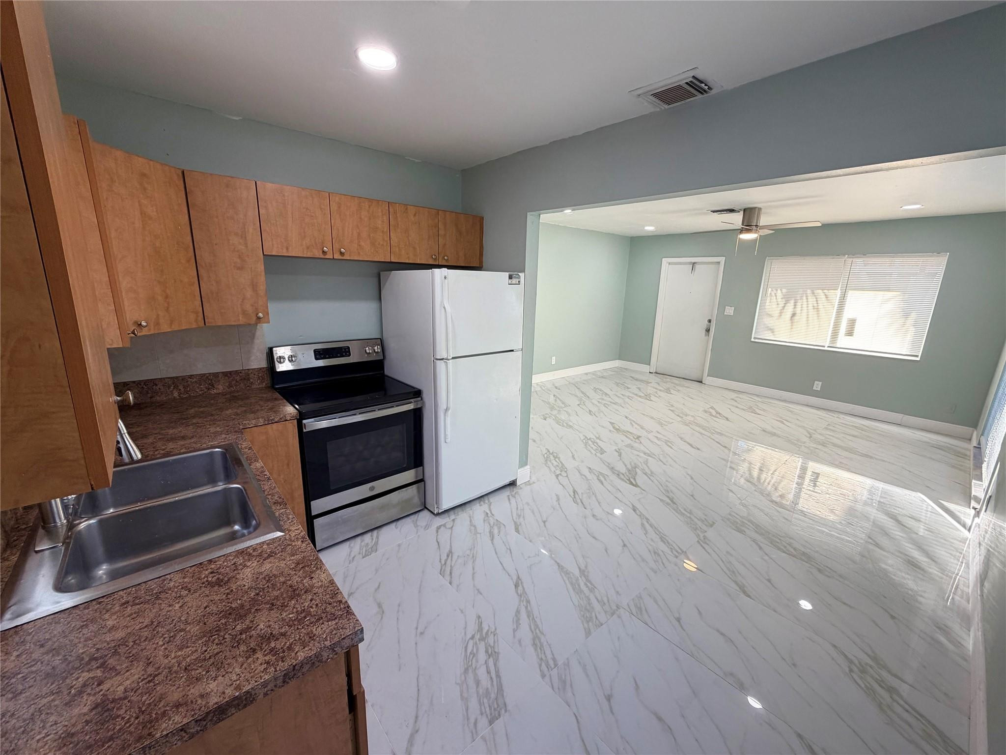 AVONDALE - Residential Lease