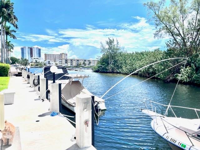 CASA LA QUINTA CONDO - Residential