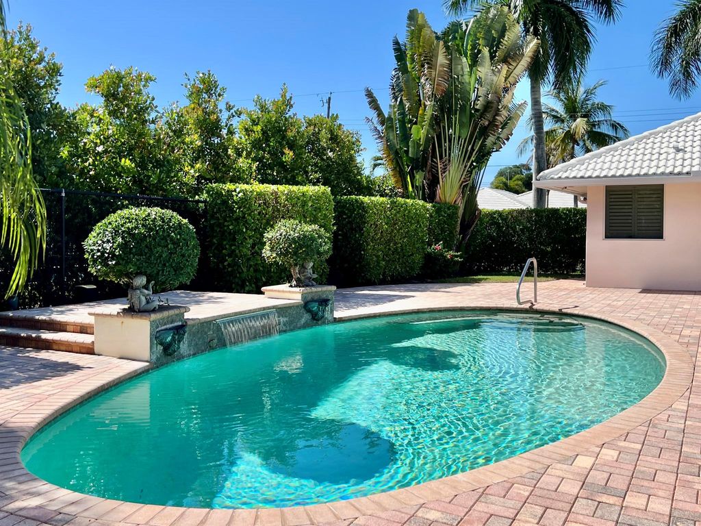 Photo of 1360 SW Sugar Plum Drive, Boca Raton, FL 33486 (MLS # R11091045)