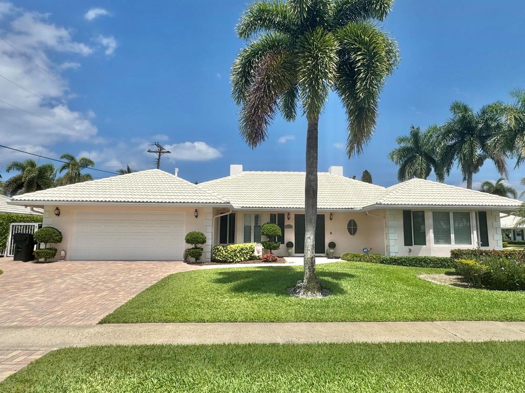 Photo of 1360 SW Sugar Plum Drive, Boca Raton, FL 33486 (MLS # R11091045)