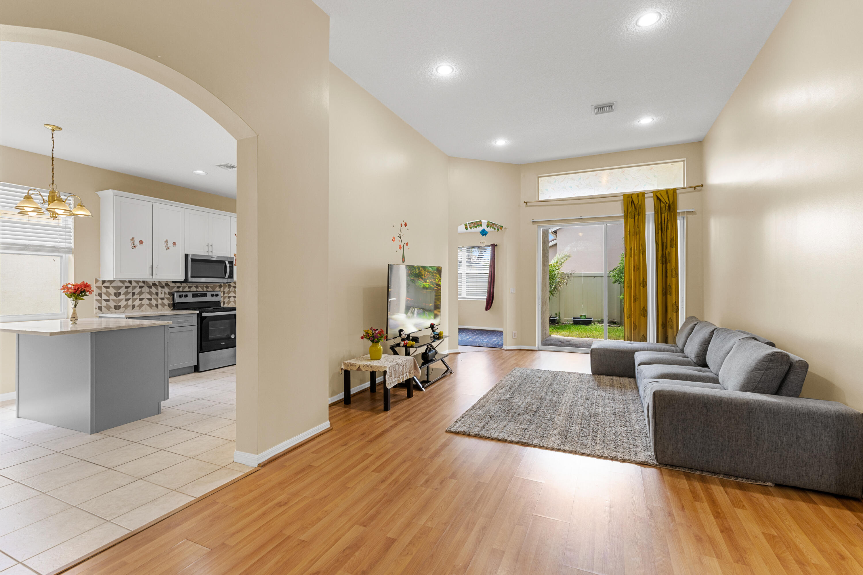 WELLINGTONS EDGE PAR 76 PH 2C - Residential