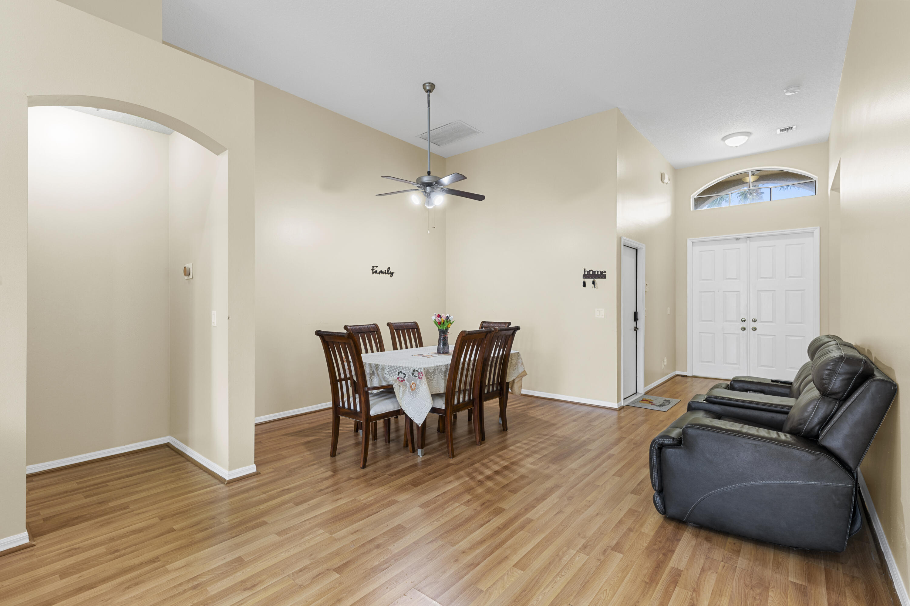 WELLINGTONS EDGE PAR 76 PH 2C - Residential