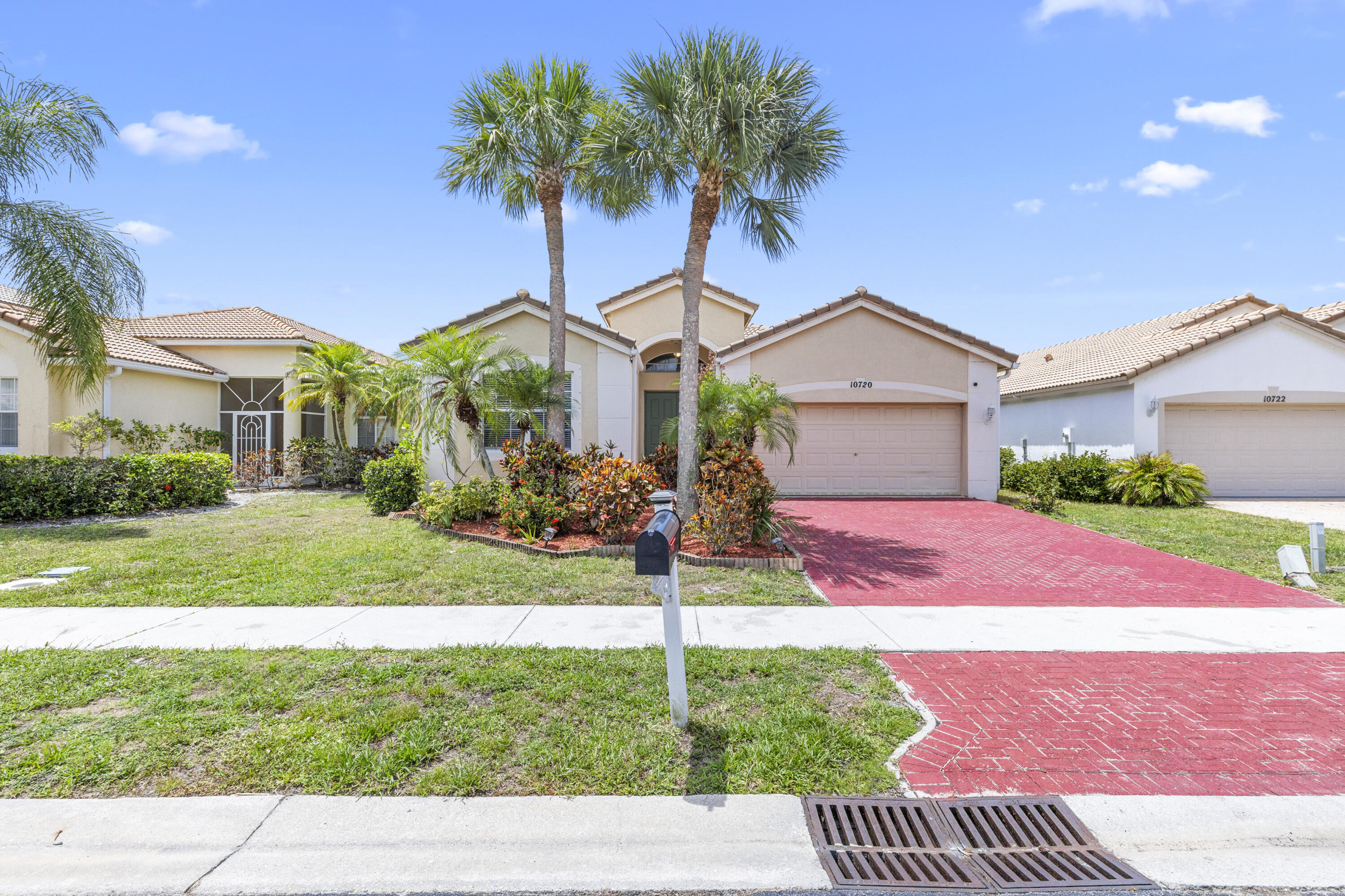 10720 Oak Bend Way
