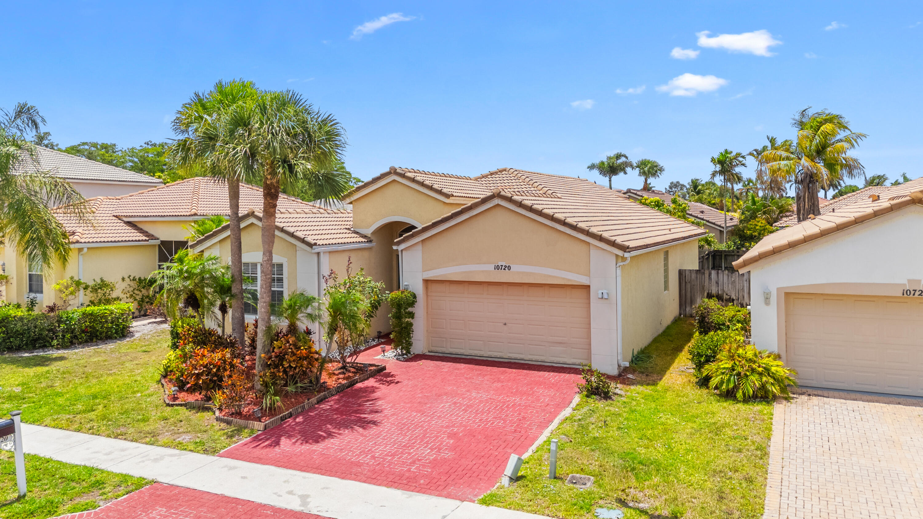 10720 Oak Bend Way