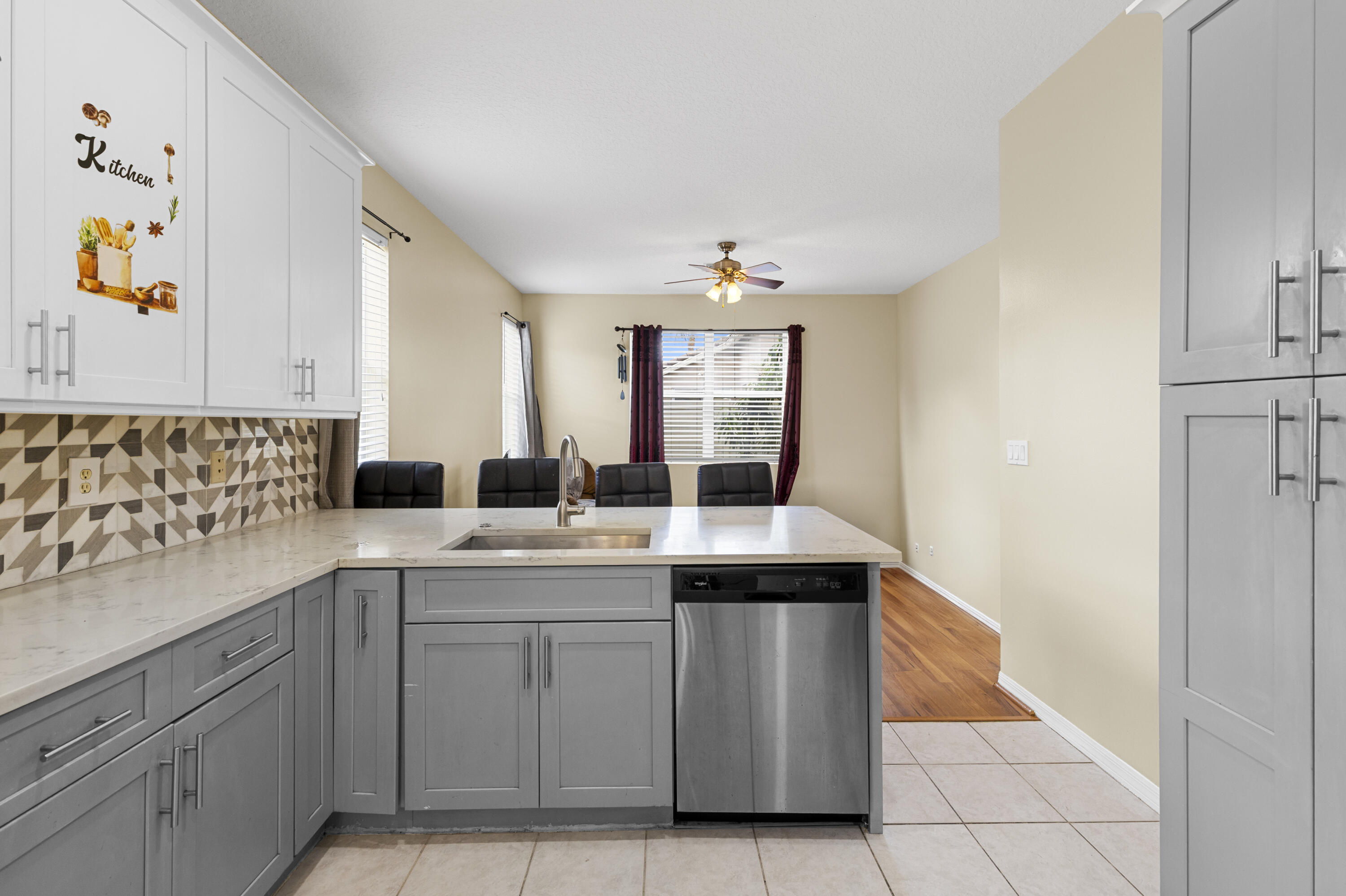 WELLINGTONS EDGE PAR 76 PH 2C - Residential