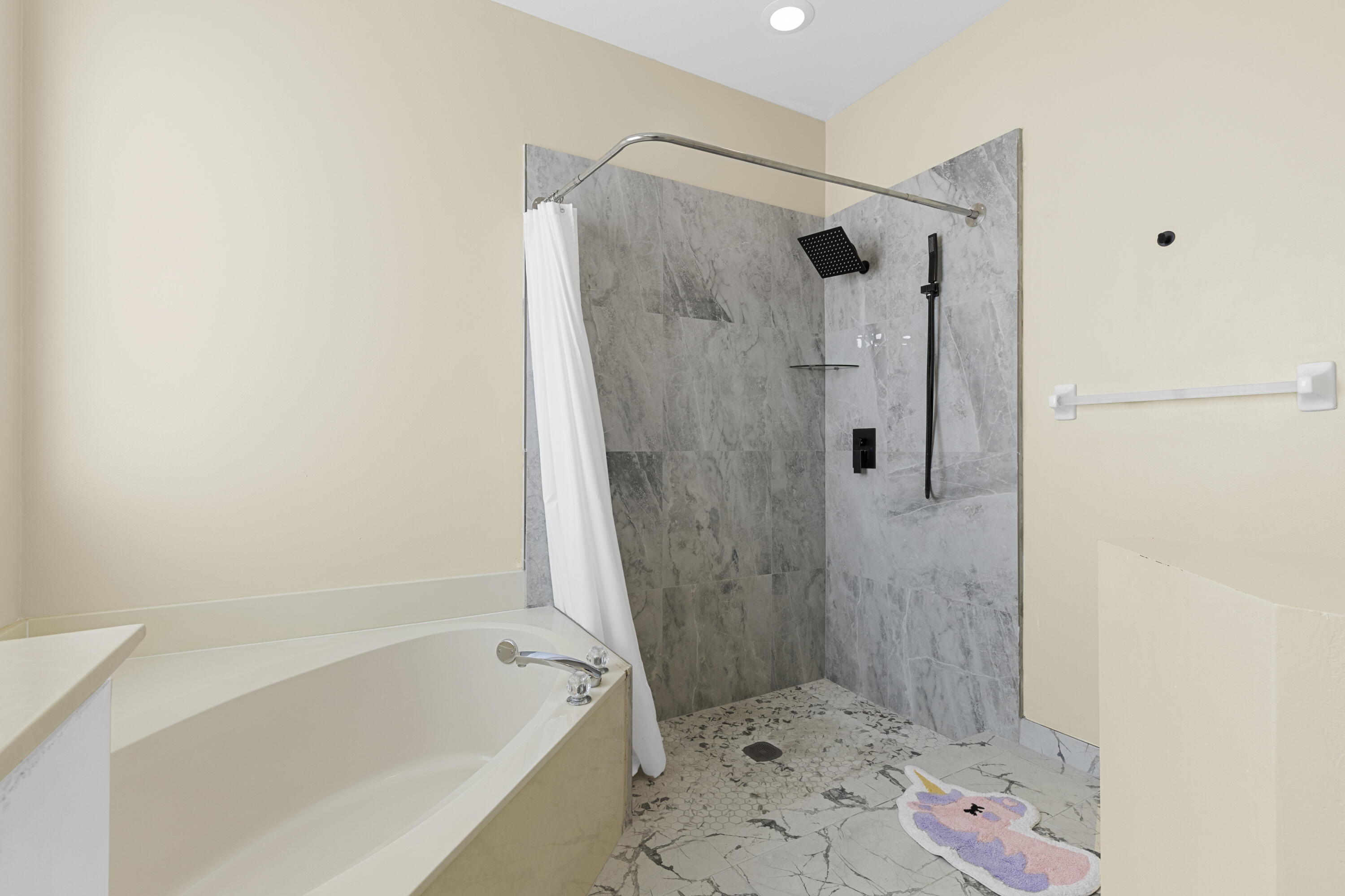WELLINGTONS EDGE PAR 76 PH 2C - Residential