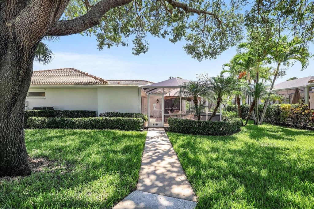 Photo of 6504 Geminata Oak Court, Palm Beach Gardens, FL 33410 (MLS # R11077389)