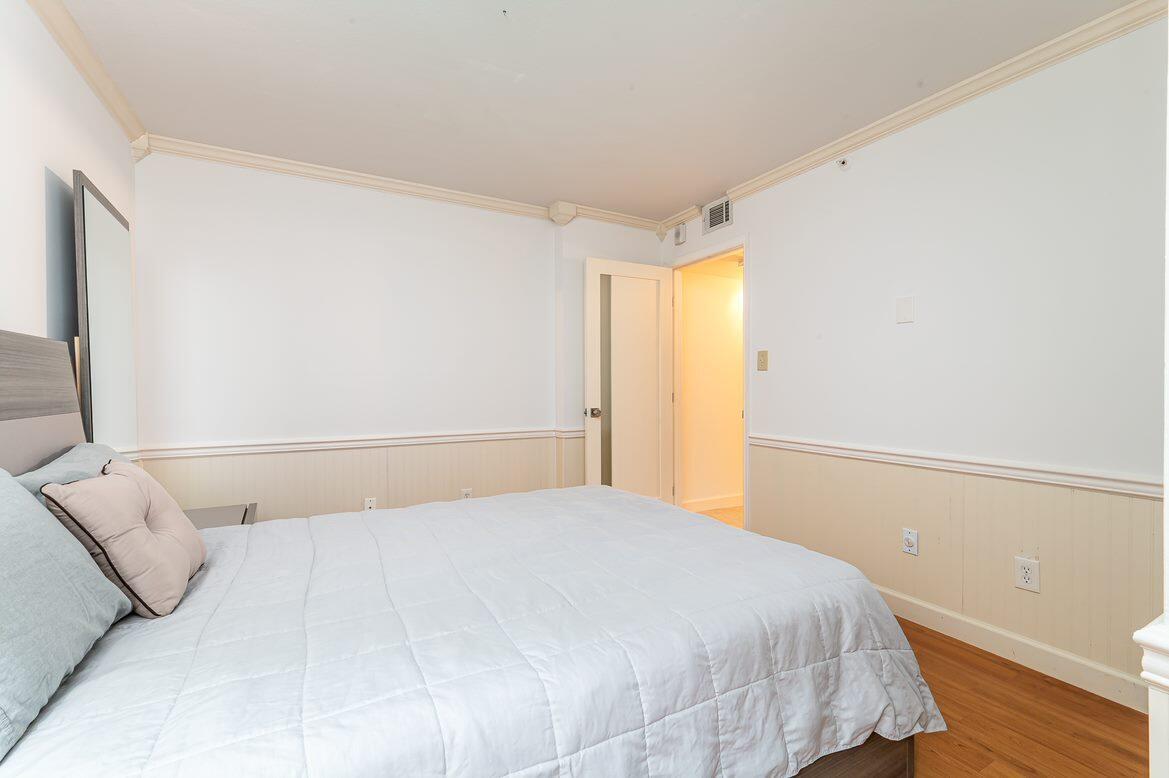 LAKESIDE CONDO - Residential Lease