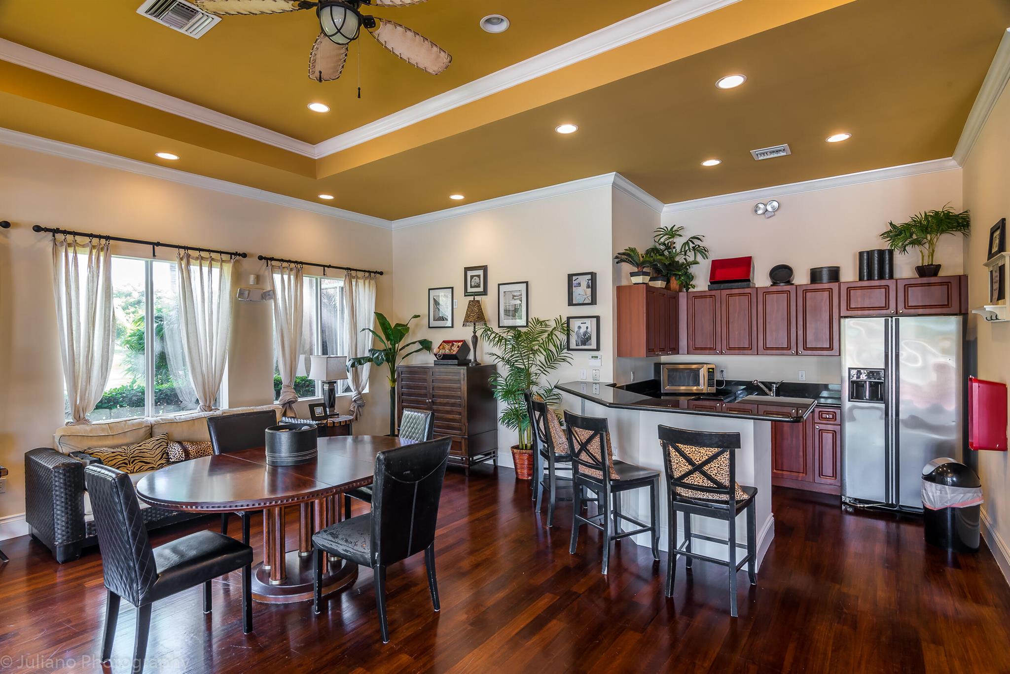 LAKESIDE CONDO - Residential Lease