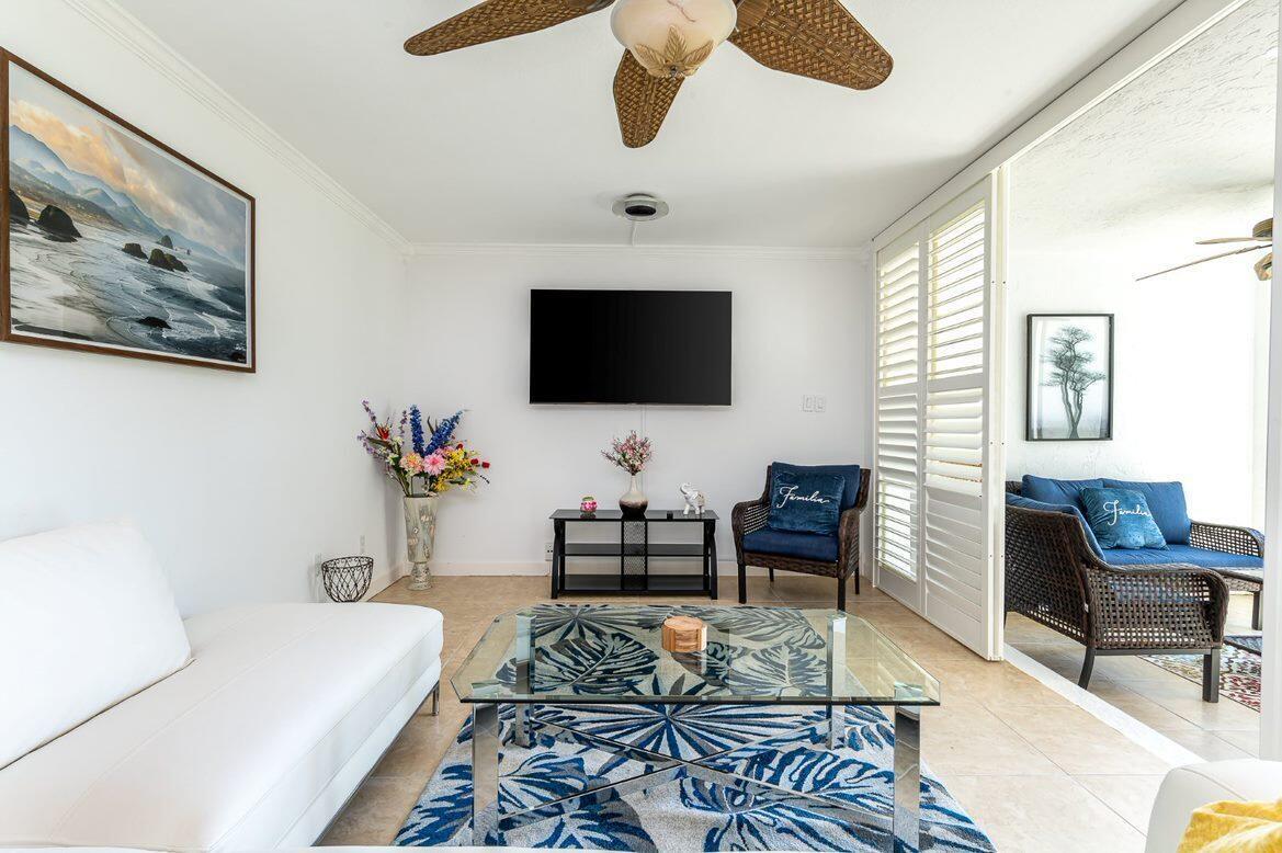 LAKESIDE CONDO - Residential Lease