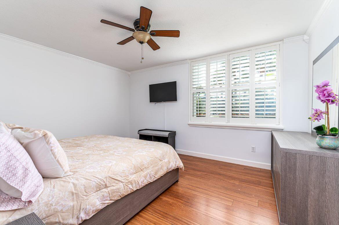 LAKESIDE CONDO - Residential Lease