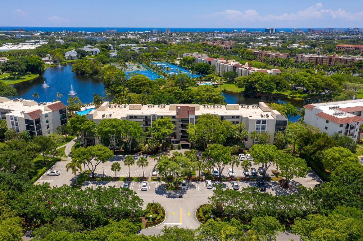 LAKESIDE CONDO - Residential Lease