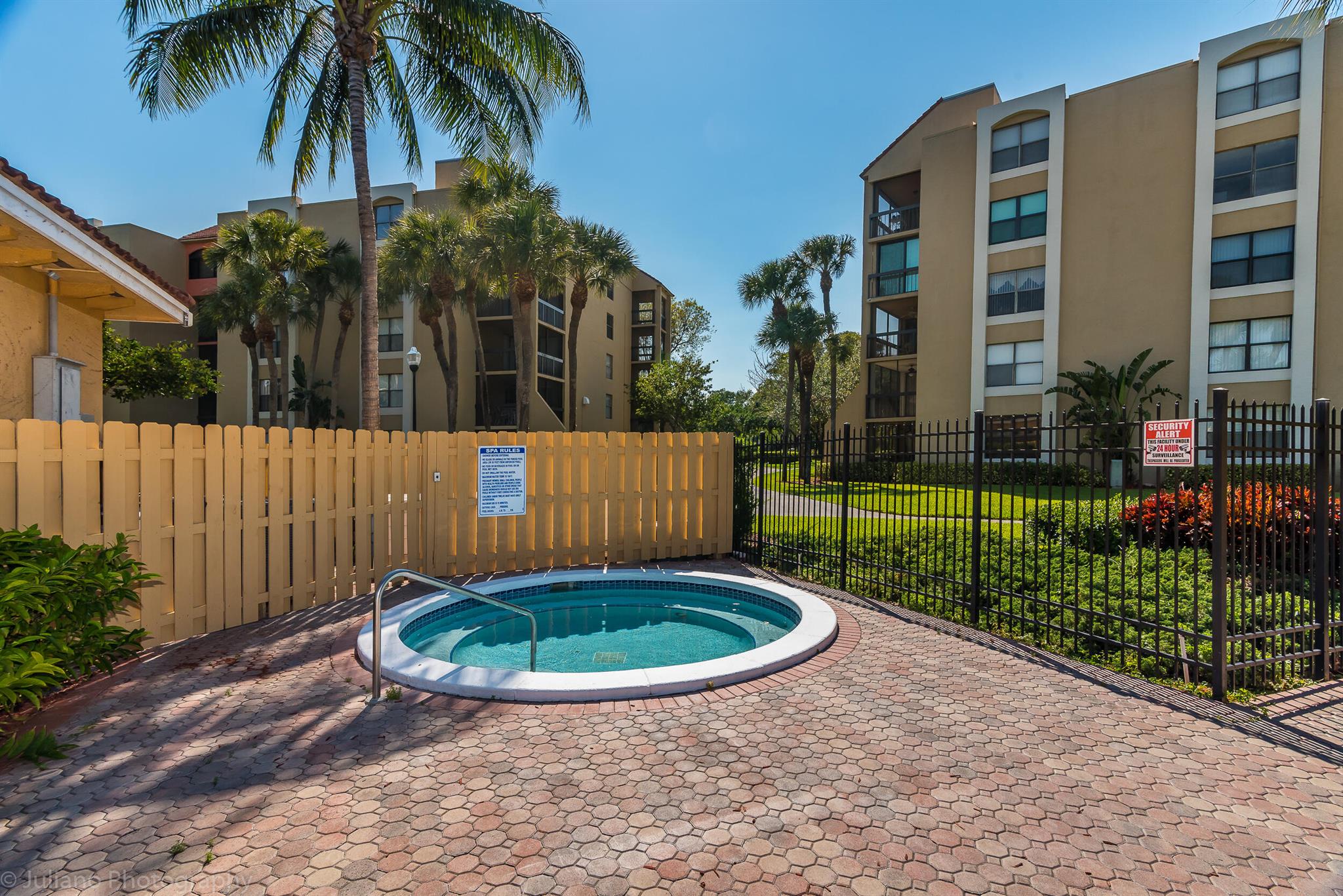 LAKESIDE CONDO - Residential Lease